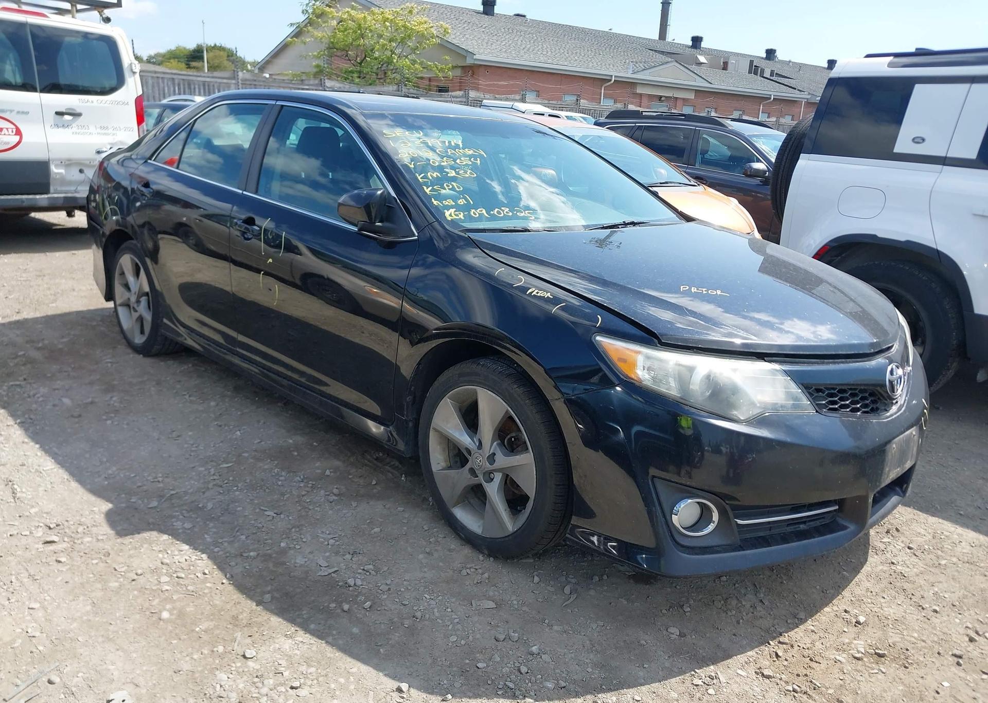 2012 TOYOTA CAMRY SE