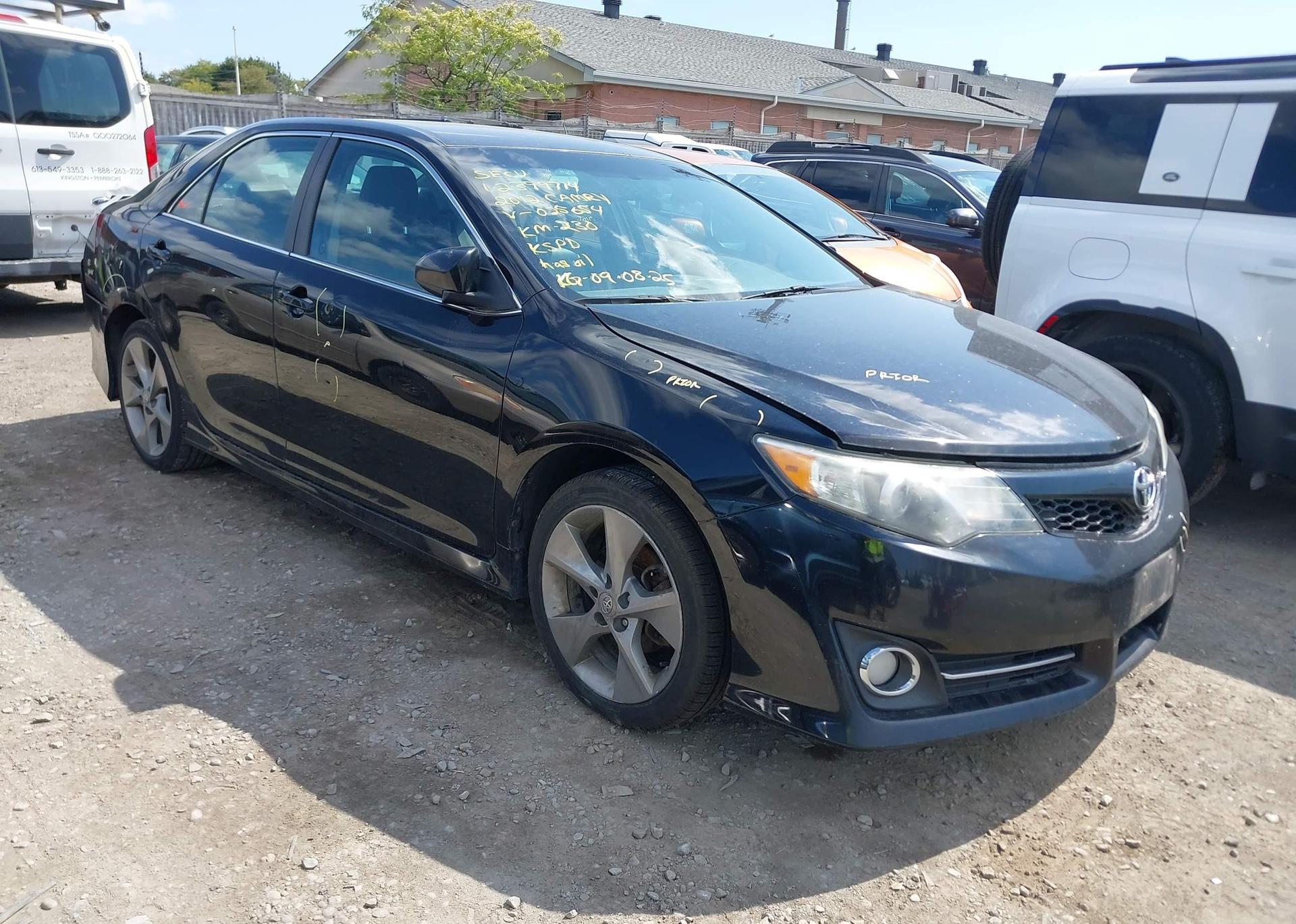 2012 TOYOTA CAMRY SE