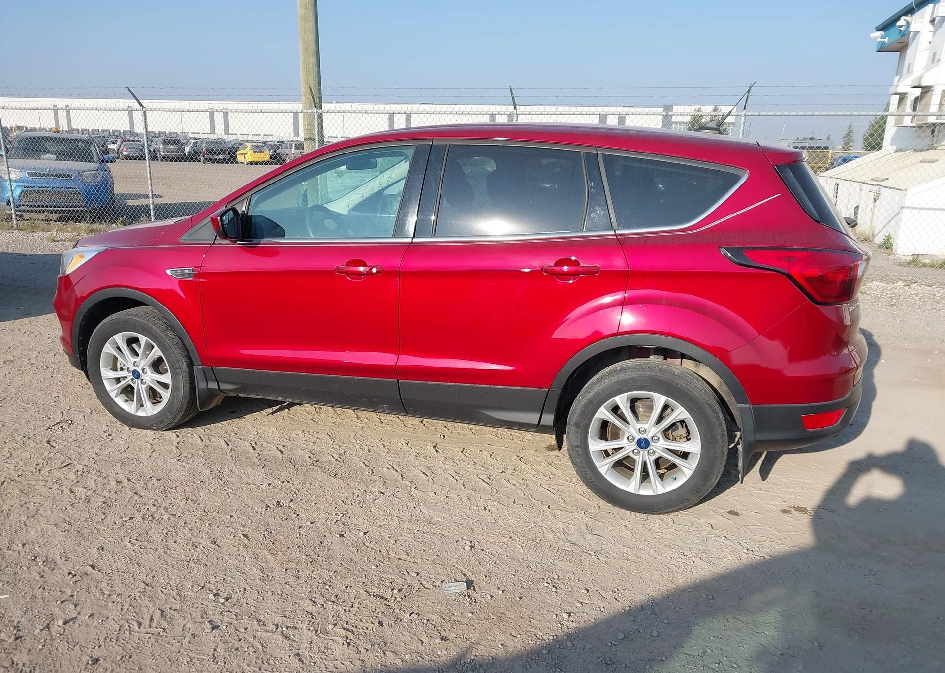2019 FORD ESCAPE SE