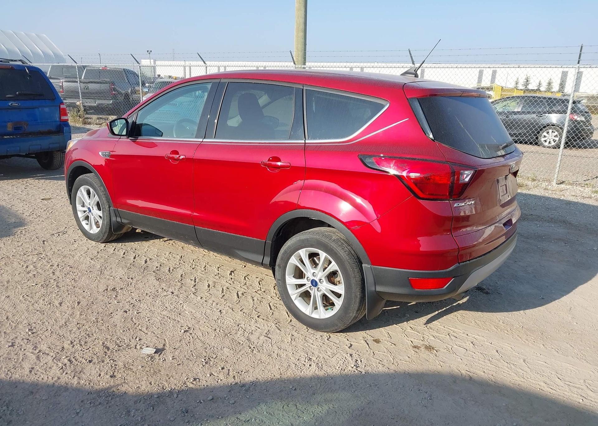 2019 FORD ESCAPE SE