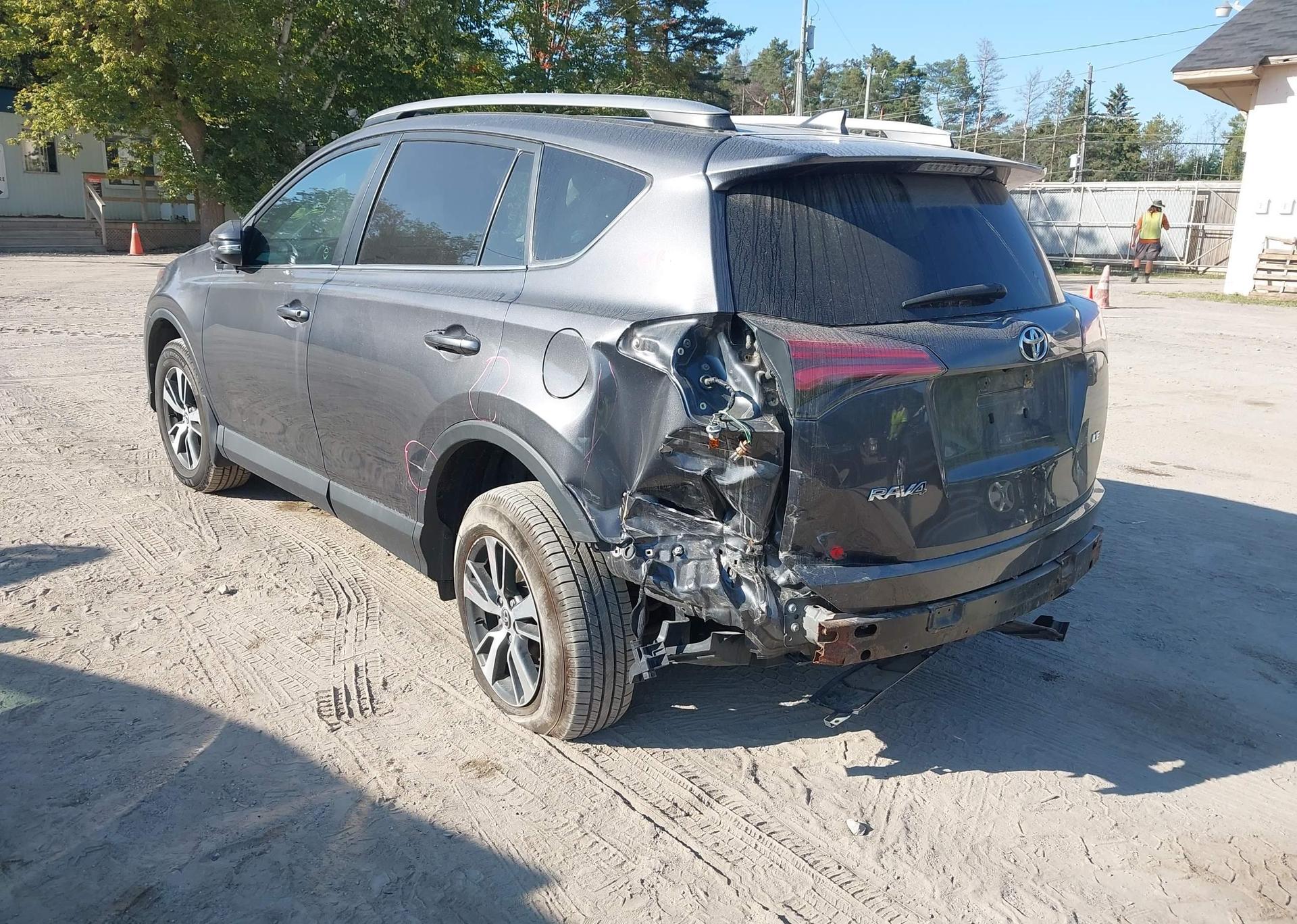 2018 TOYOTA RAV4 LE