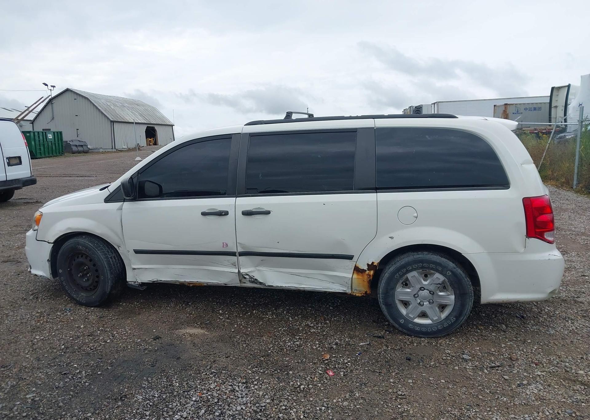 2013 DODGE GRAND CARAVAN SE