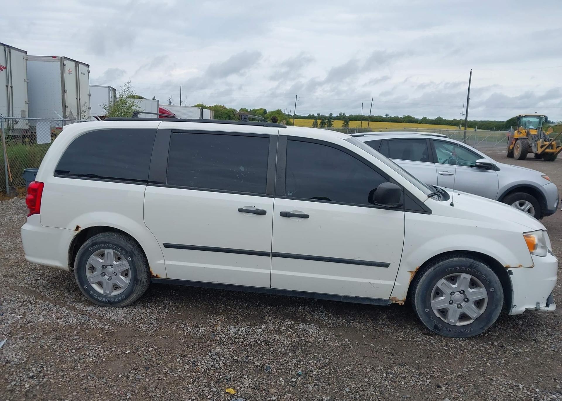 2013 DODGE GRAND CARAVAN SE