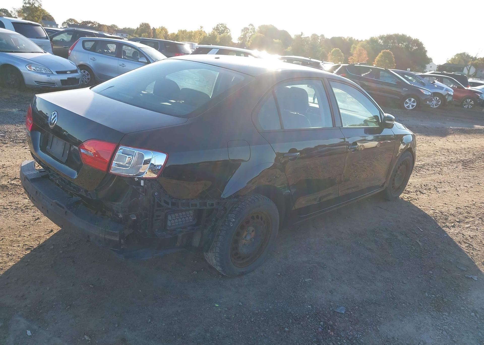 2011 VOLKSWAGEN JETTA 2.0L COMFORTLINE