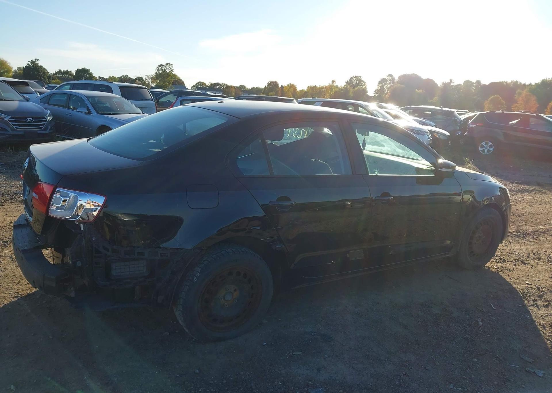 2011 VOLKSWAGEN JETTA 2.0L COMFORTLINE