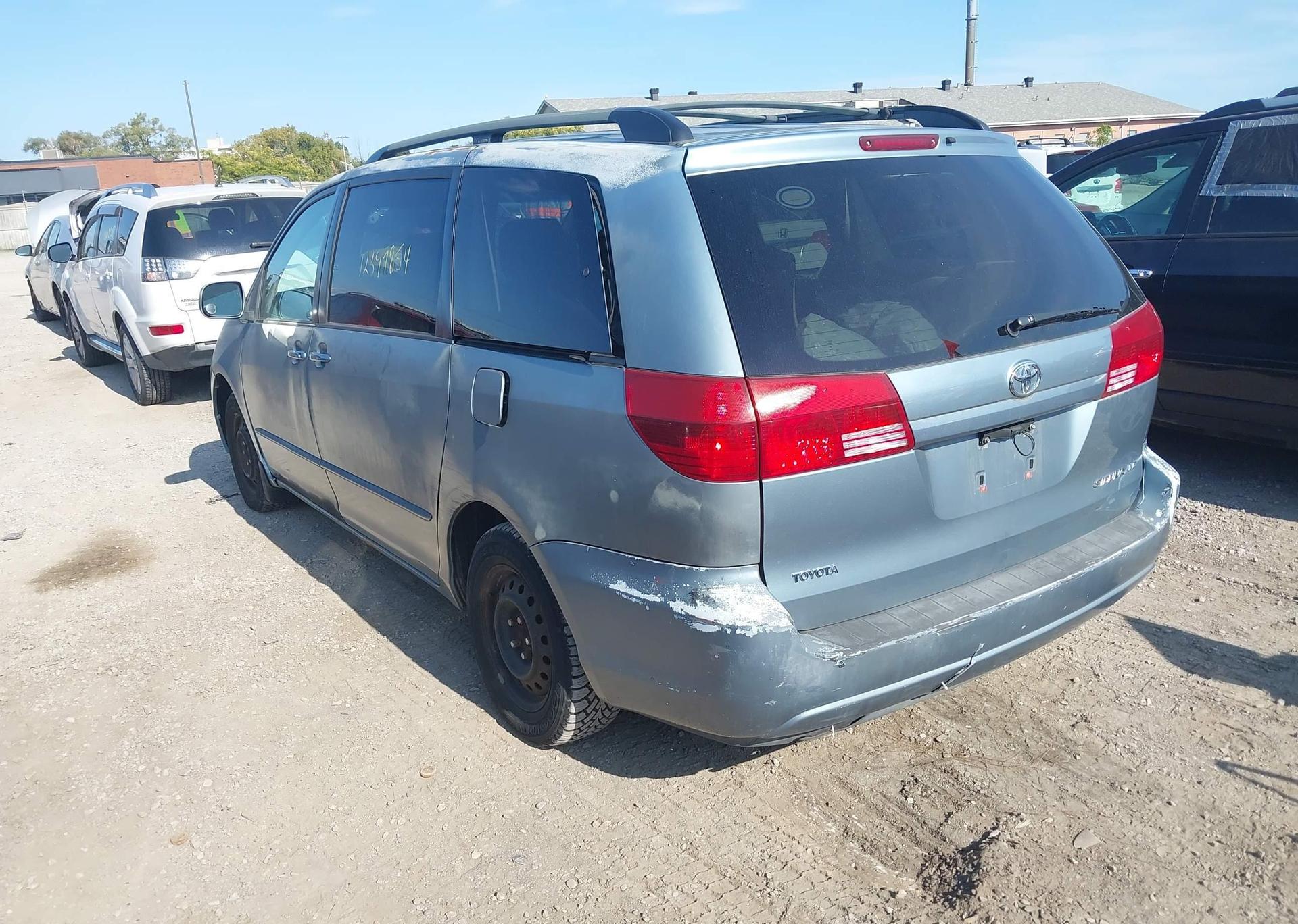 2005 TOYOTA SIENNA CE