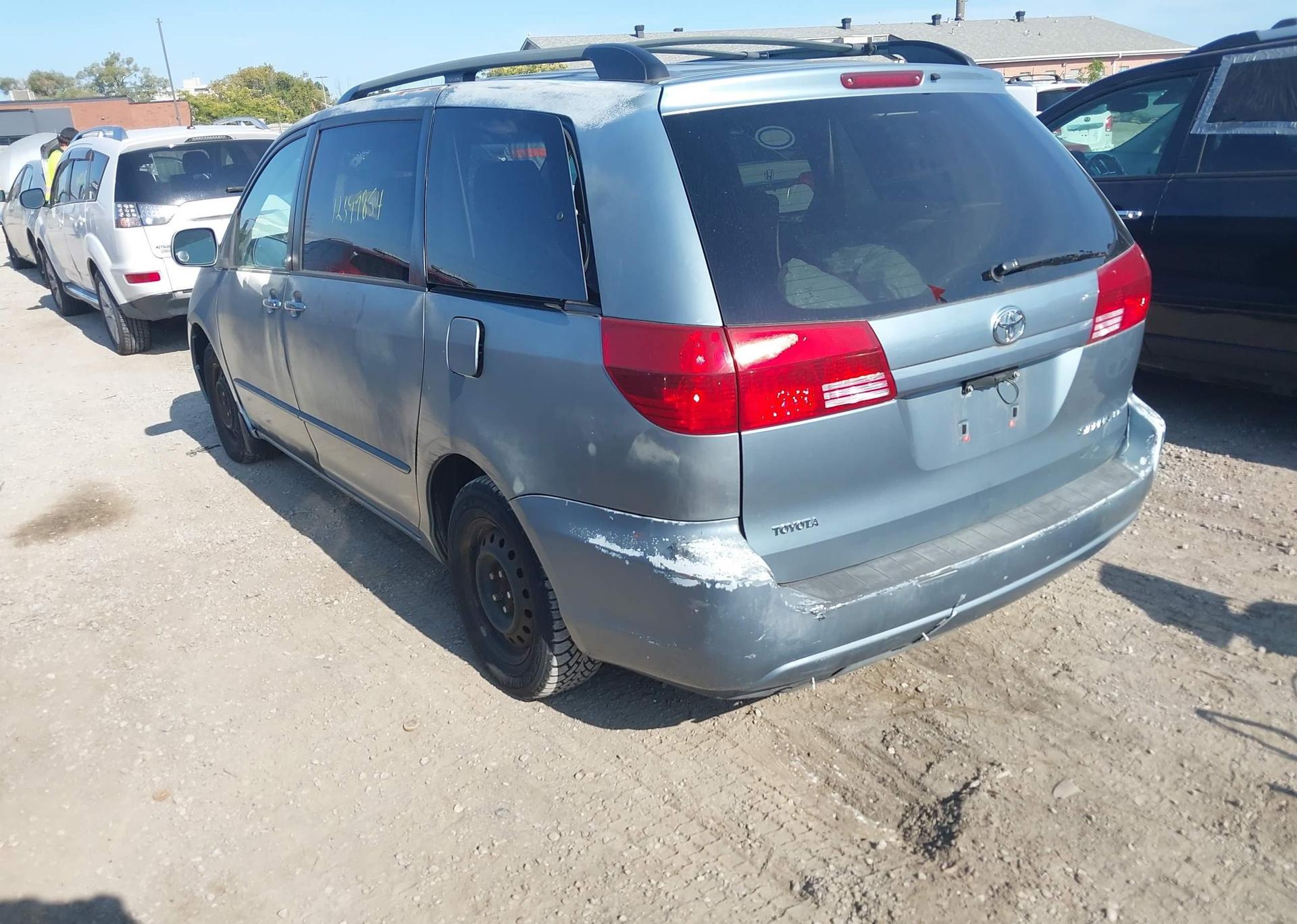 2005 TOYOTA SIENNA CE