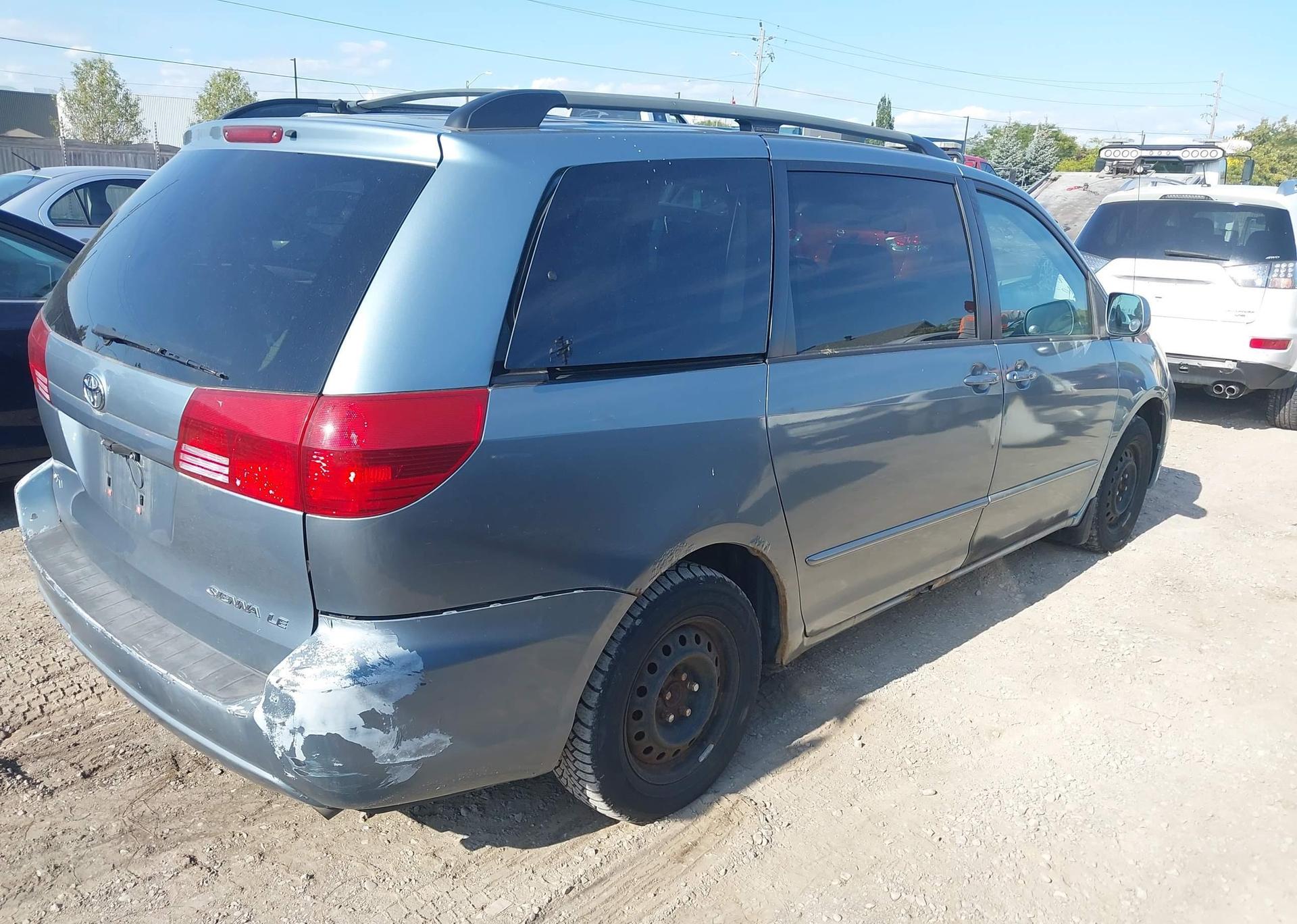 2005 TOYOTA SIENNA CE