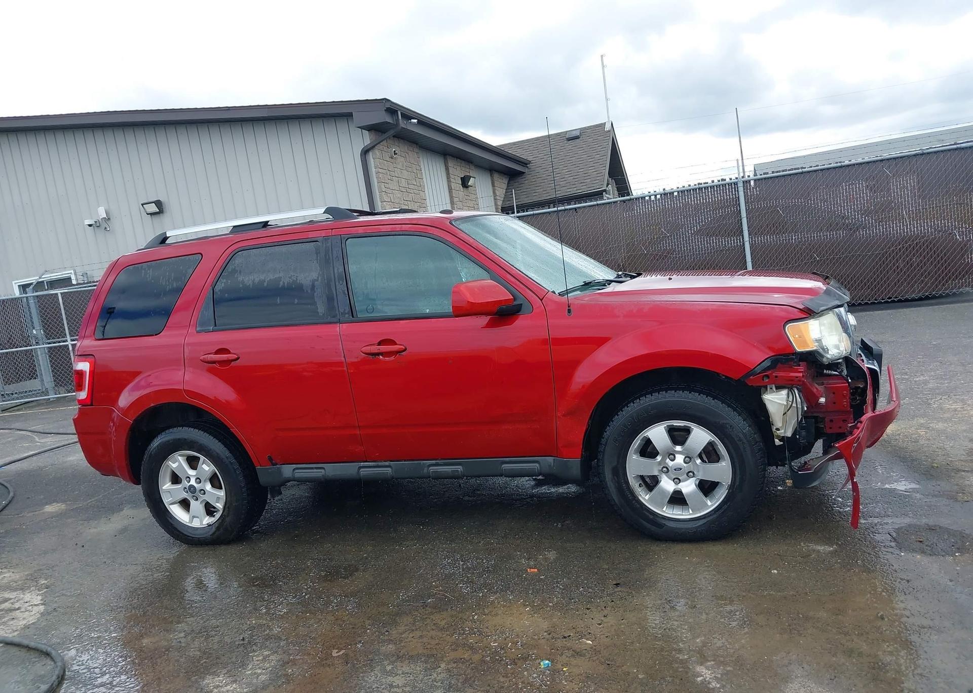2011 FORD ESCAPE LIMITED