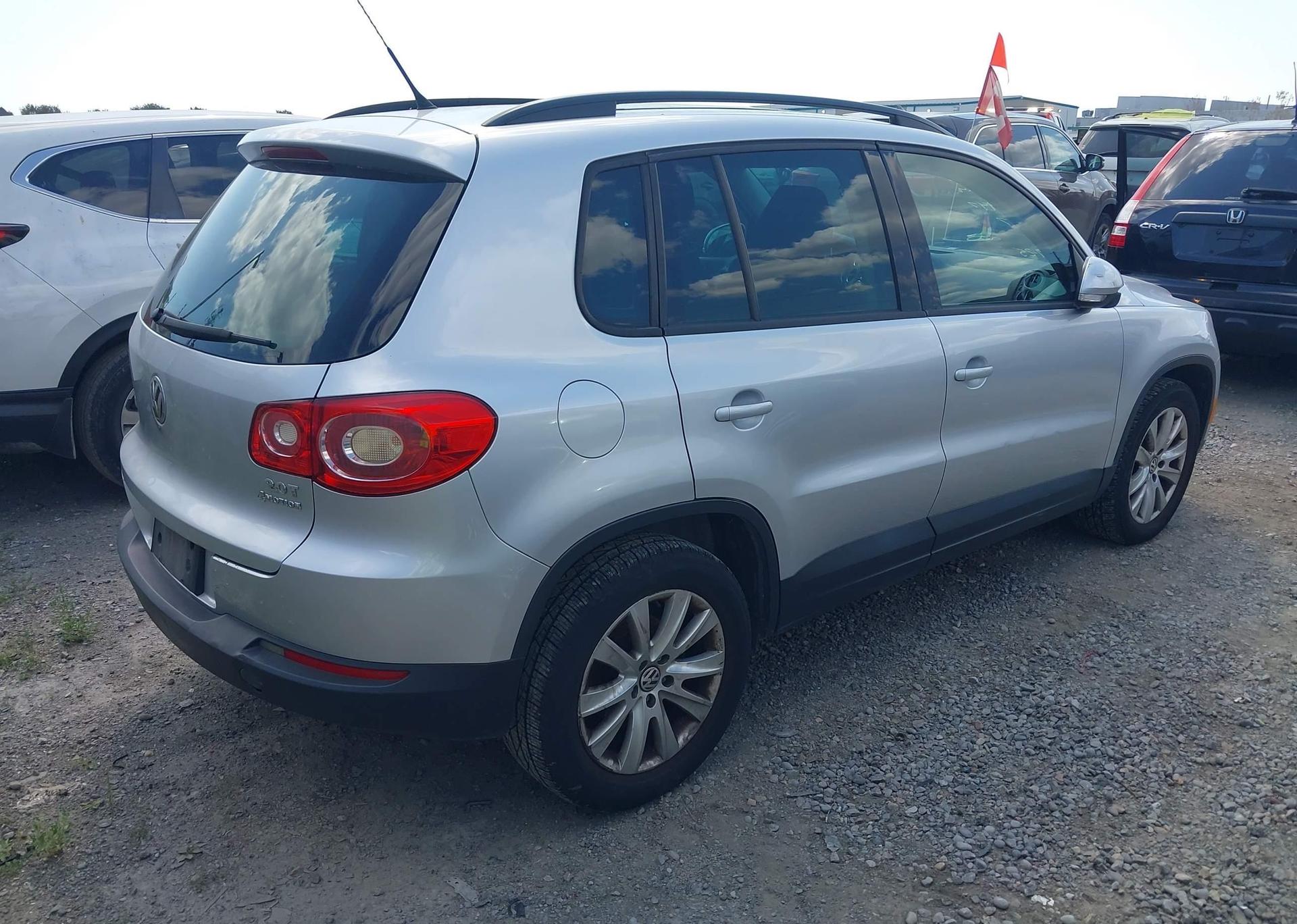 2009 VOLKSWAGEN TIGUAN