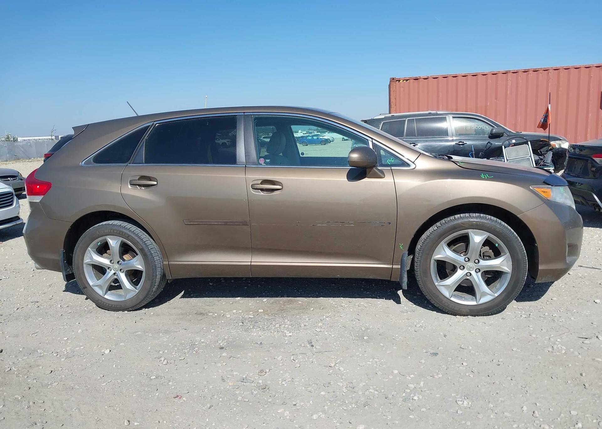 2011 TOYOTA VENZA BASE V6