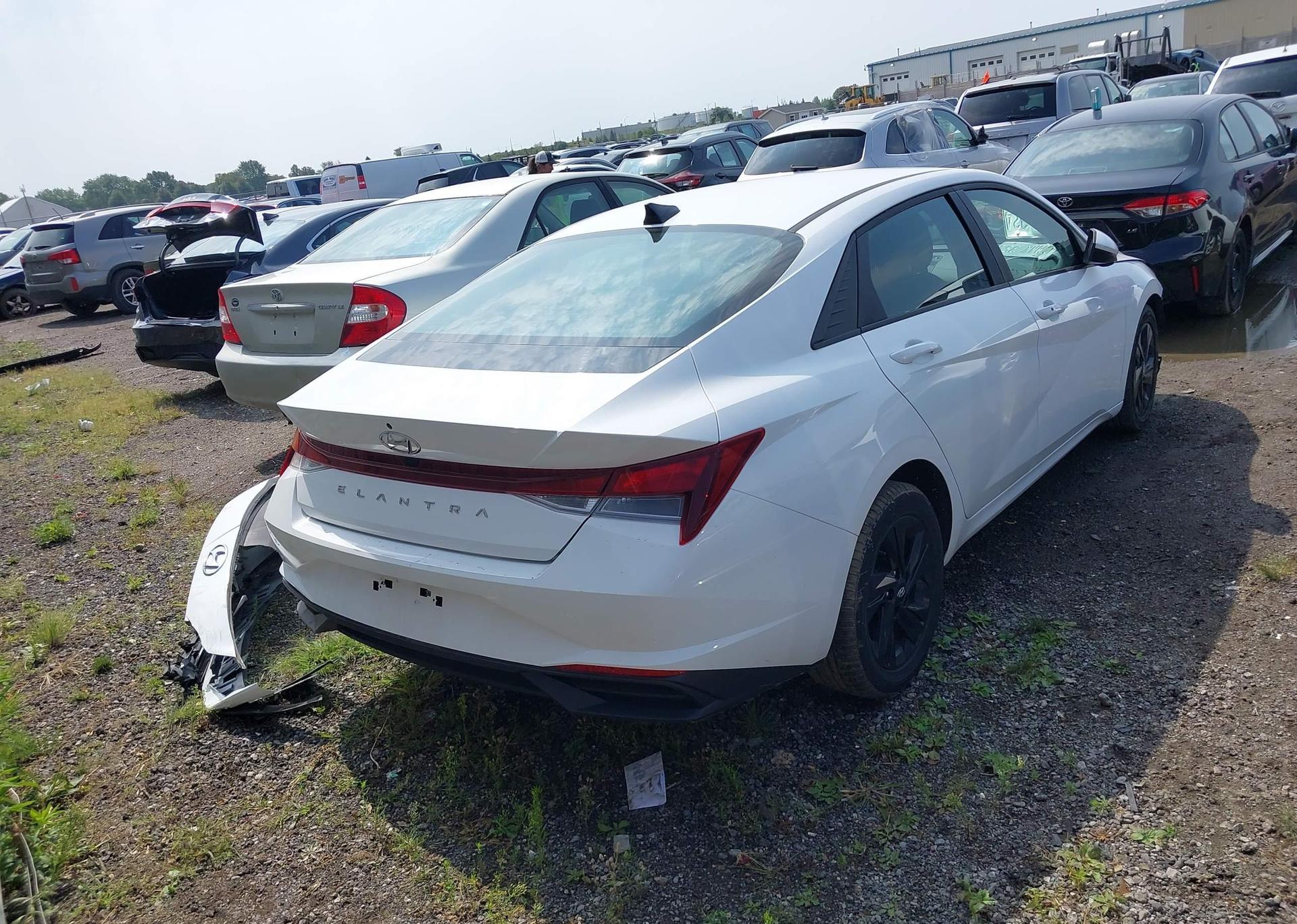 2022 HYUNDAI ELANTRA SEL