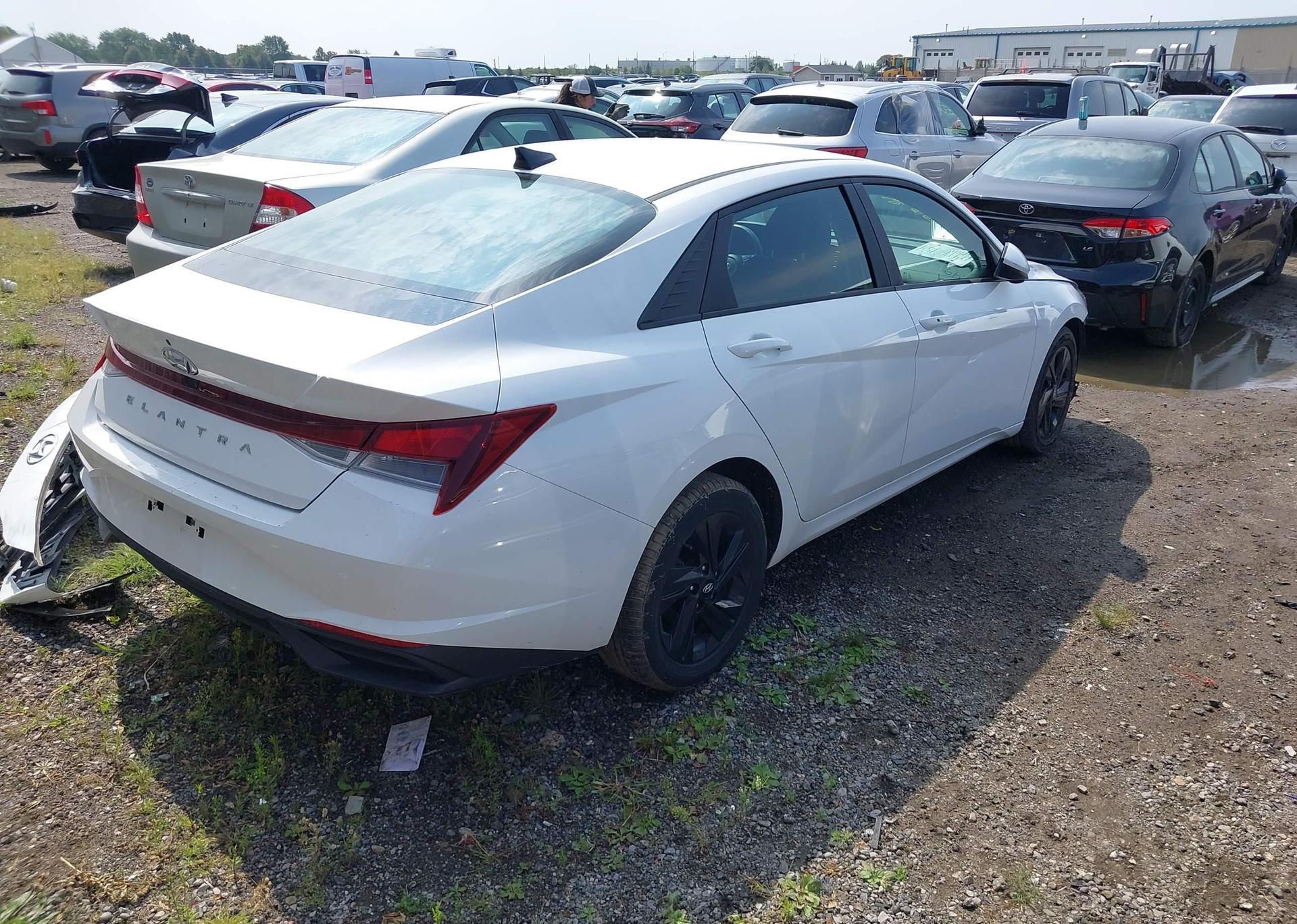 2022 HYUNDAI ELANTRA SEL