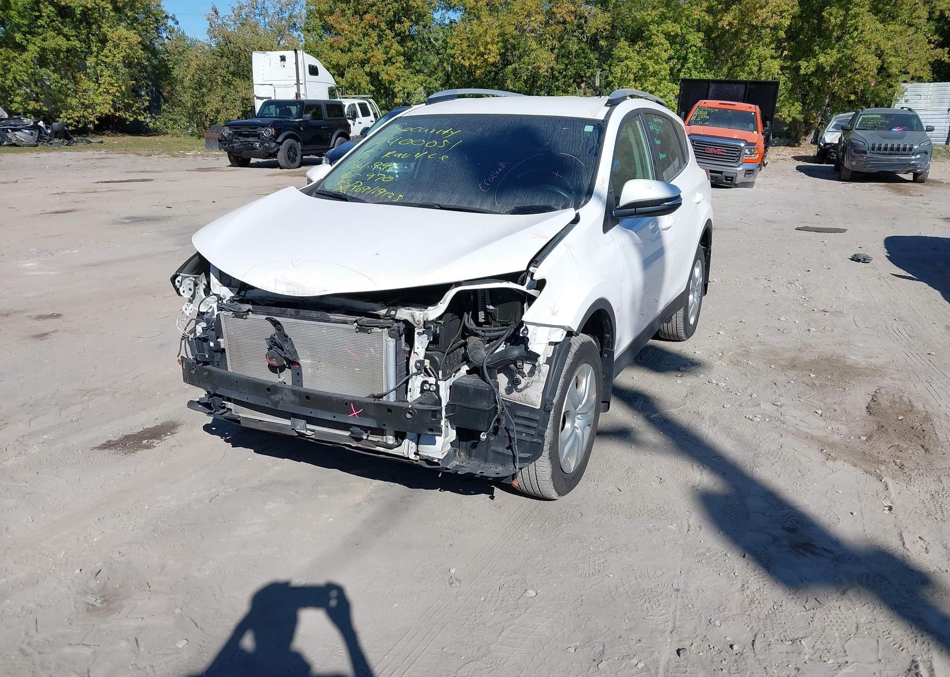 2015 TOYOTA RAV4 LE
