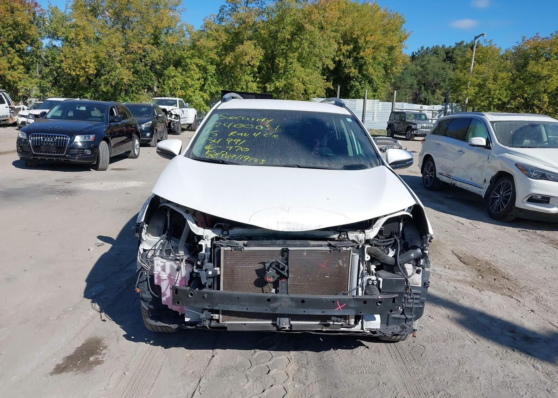 2015 TOYOTA RAV4 LE