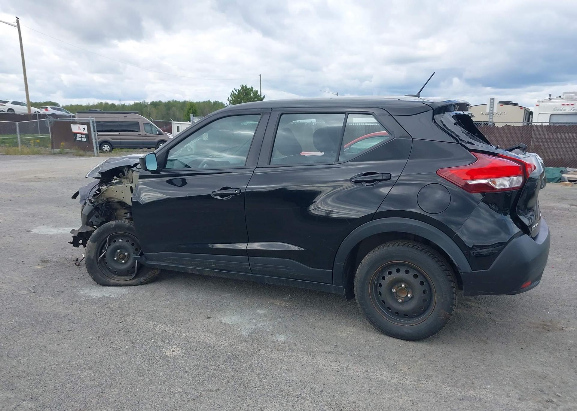 2019 NISSAN KICKS S