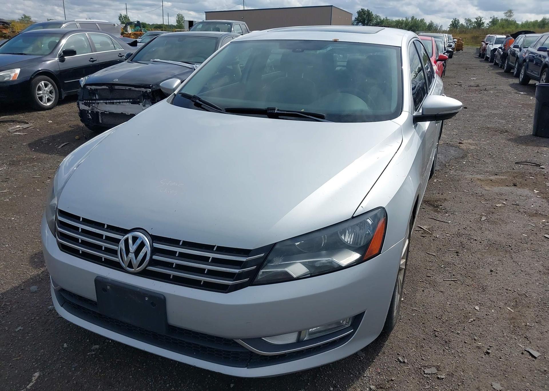 2012 VOLKSWAGEN PASSAT