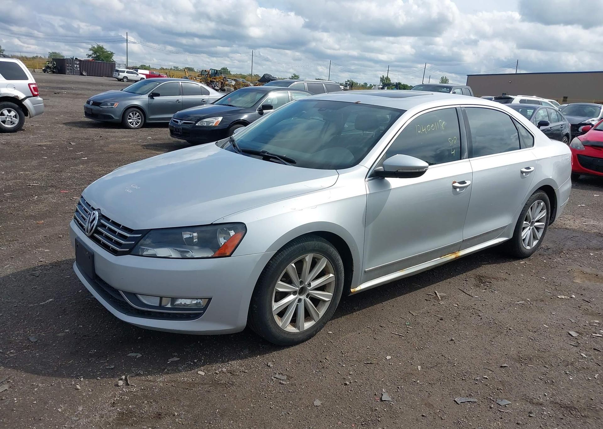 2012 VOLKSWAGEN PASSAT