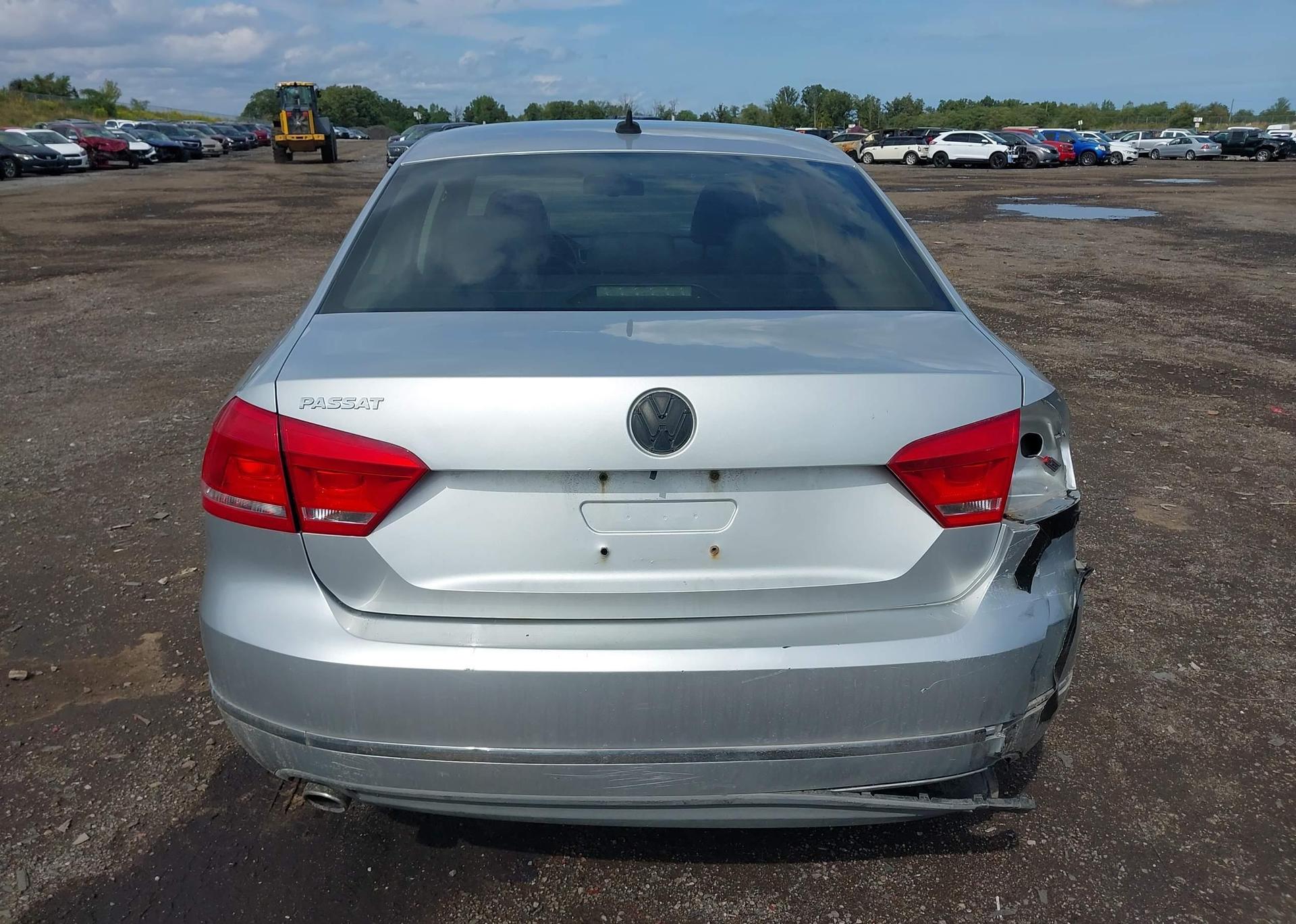 2012 VOLKSWAGEN PASSAT