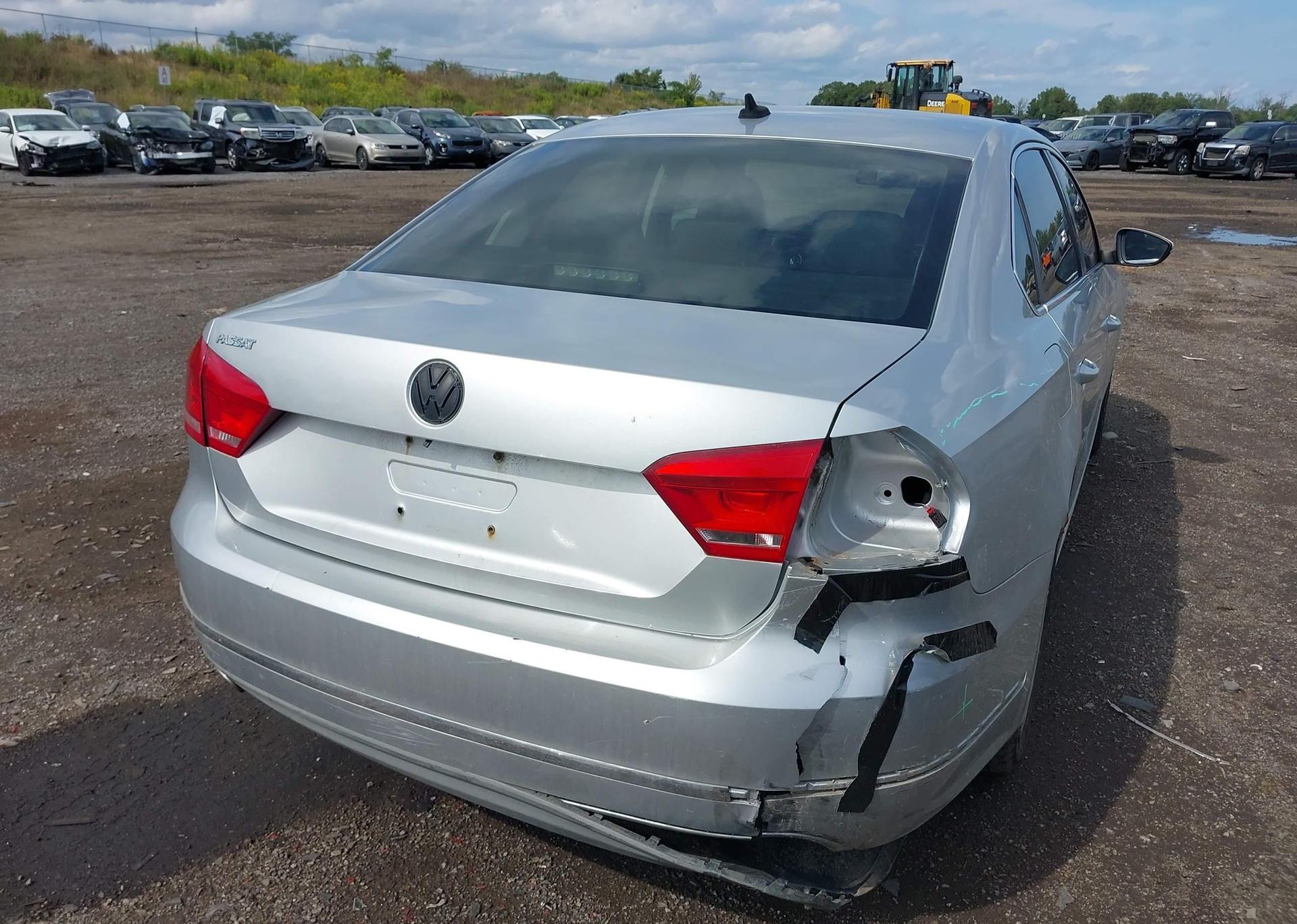 2012 VOLKSWAGEN PASSAT