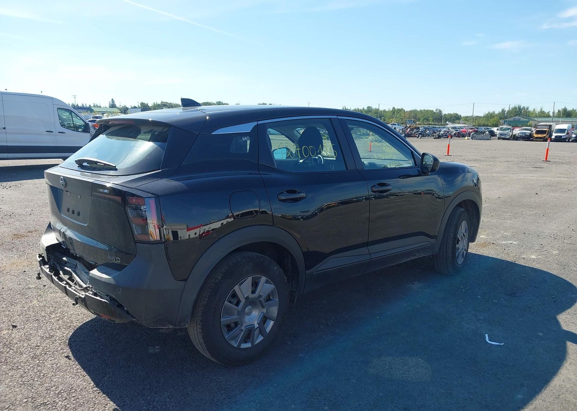 2025 NISSAN KICKS S