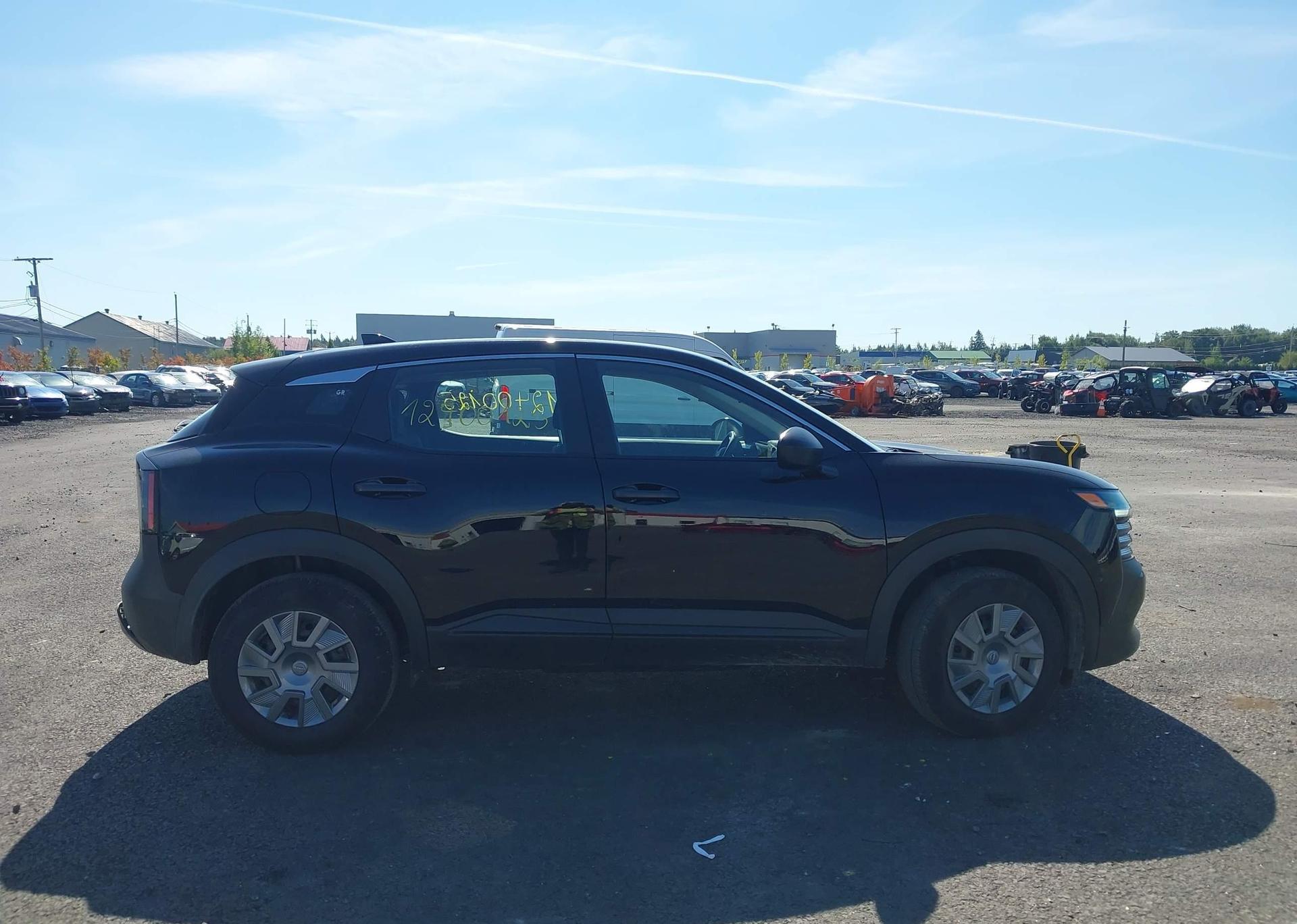 2025 NISSAN KICKS S