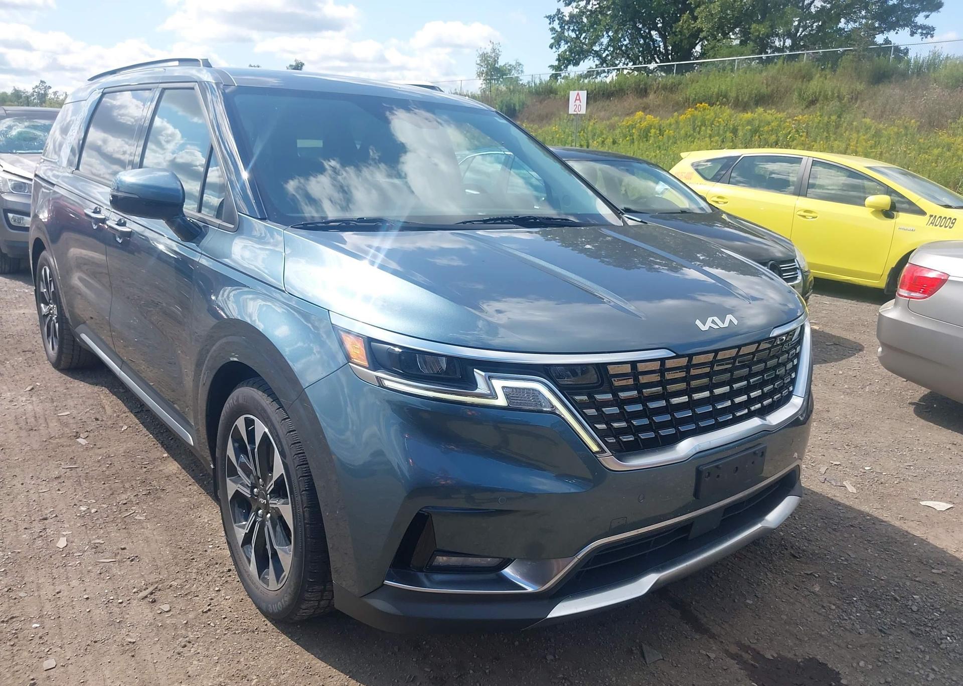 2022 KIA CARNIVAL EX