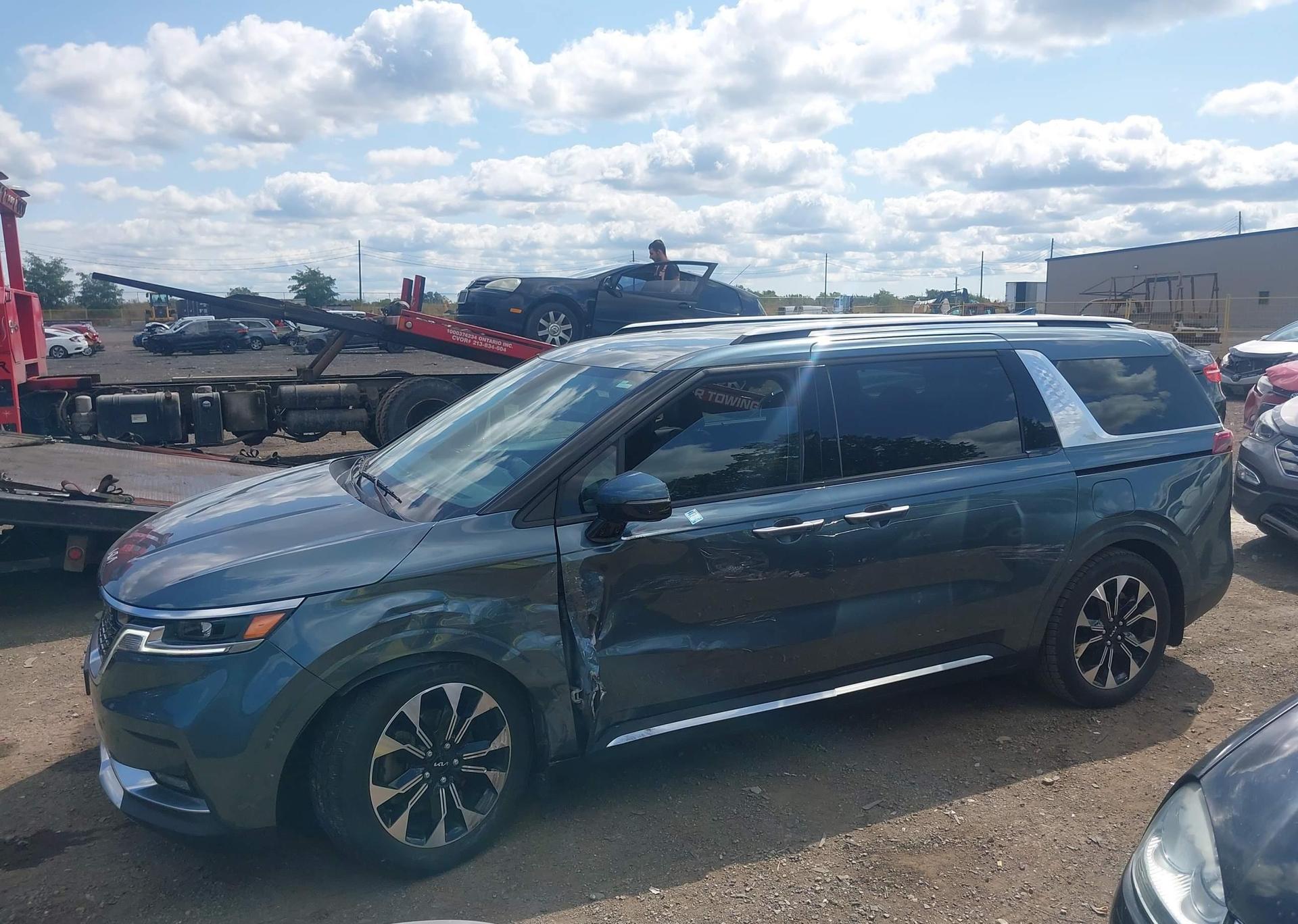 2022 KIA CARNIVAL EX