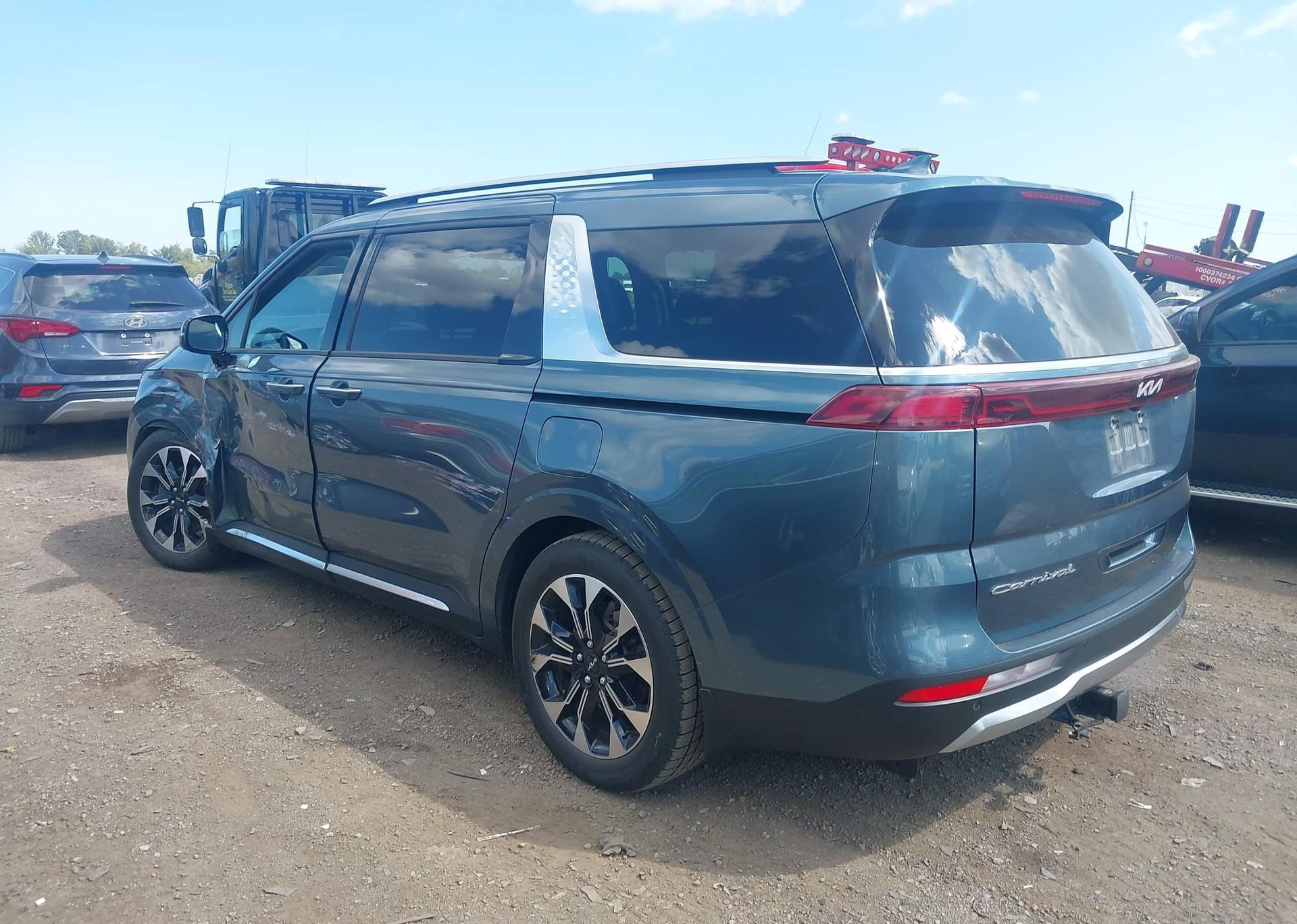 2022 KIA CARNIVAL EX
