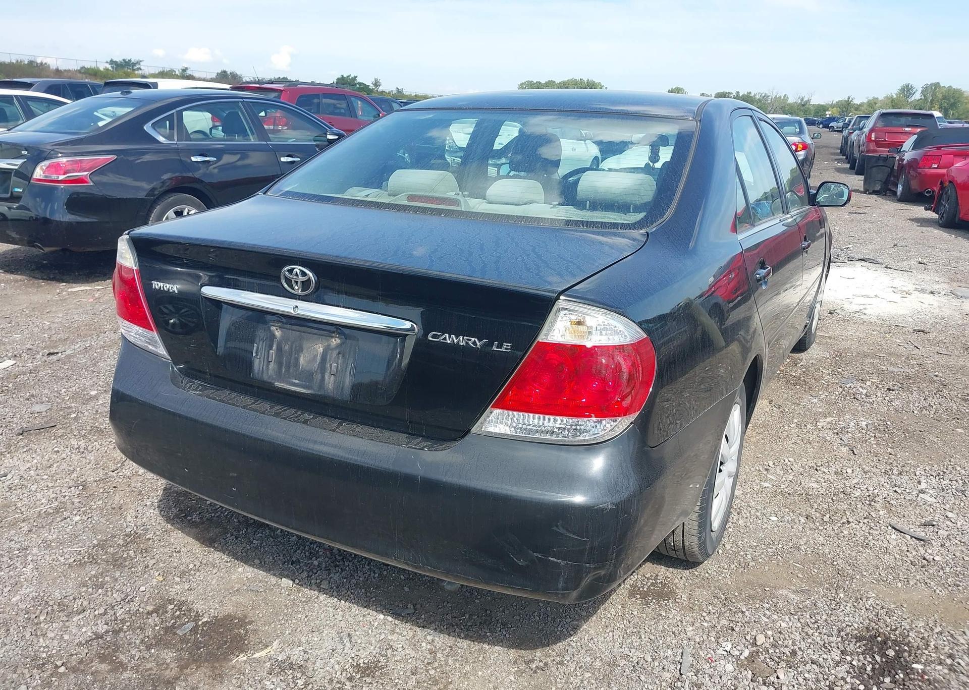 2005 TOYOTA CAMRY LE