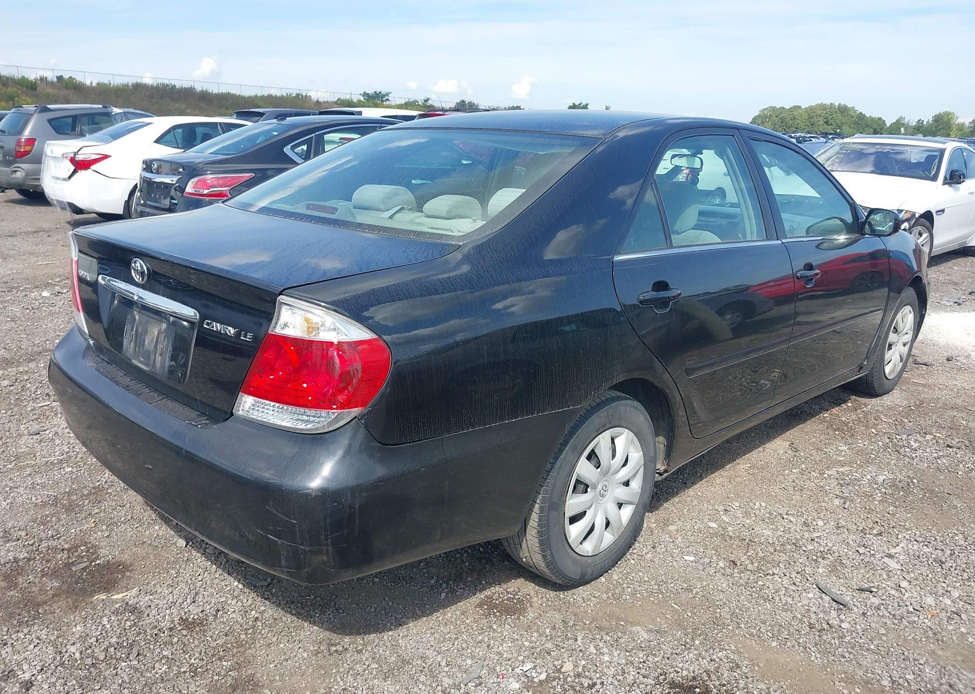2005 TOYOTA CAMRY LE