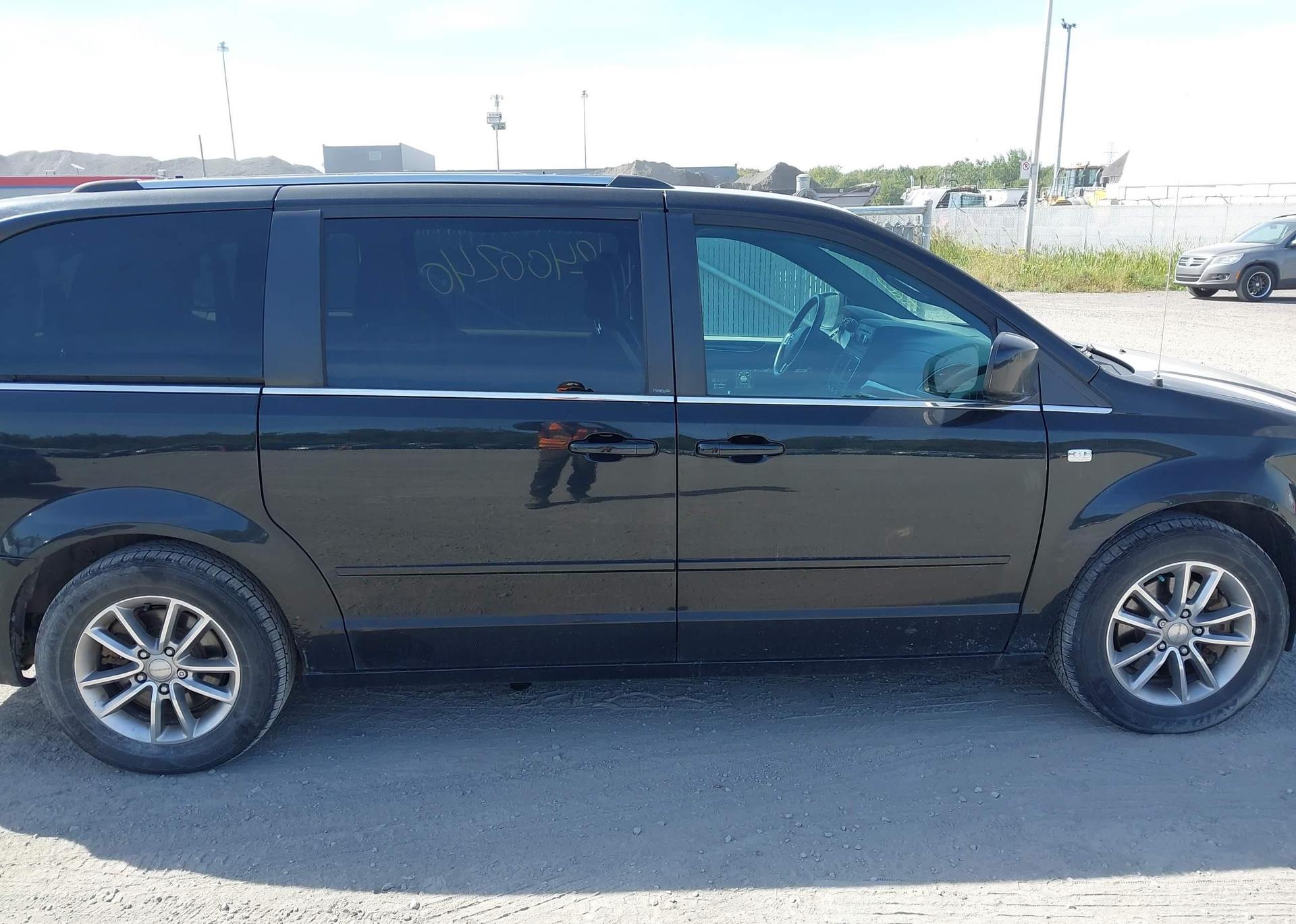 2014 DODGE GRAND CARAVAN SE