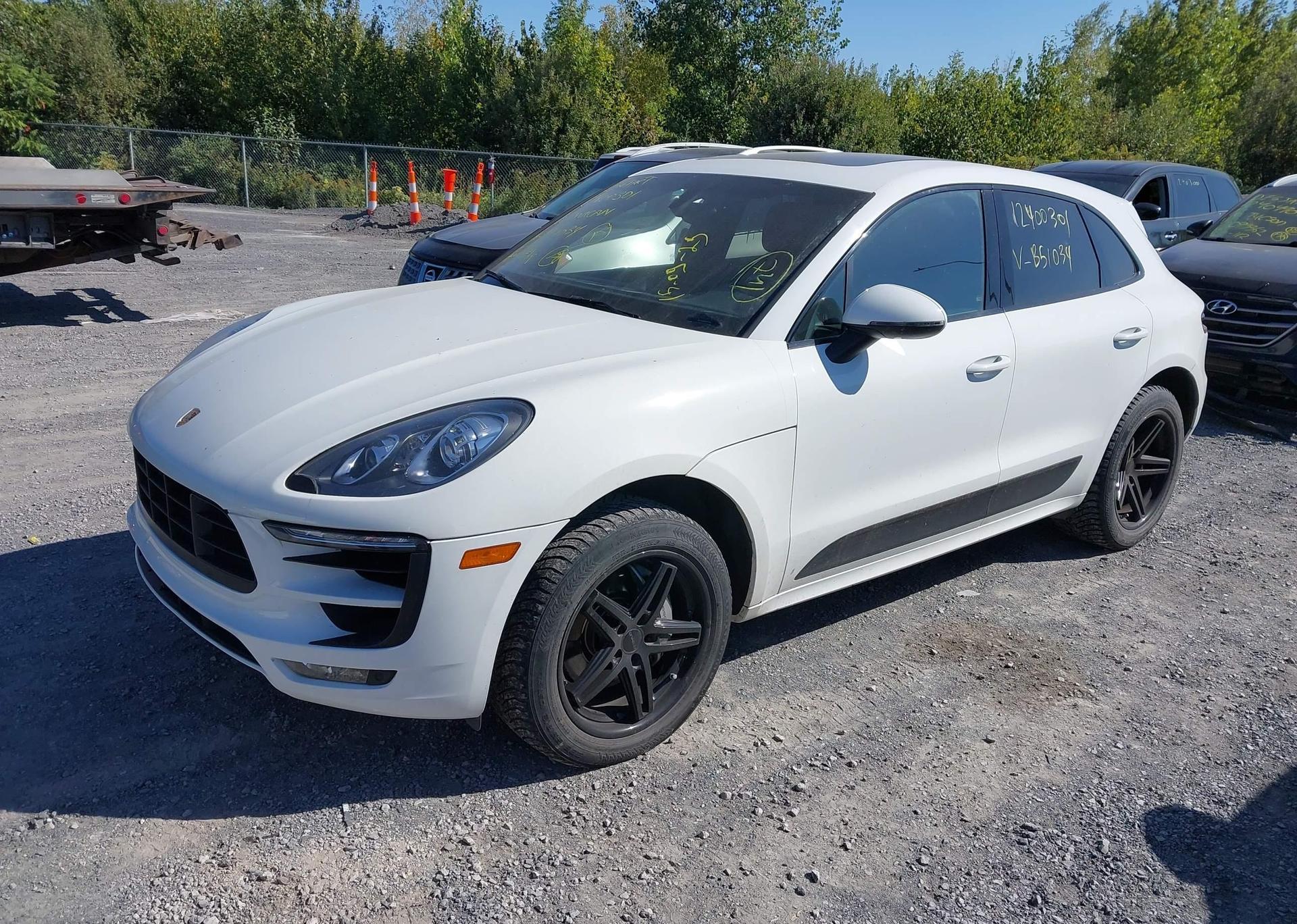 2016 PORSCHE MACAN