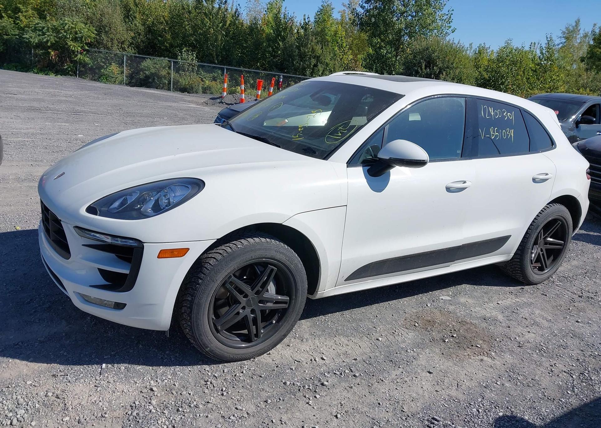2016 PORSCHE MACAN