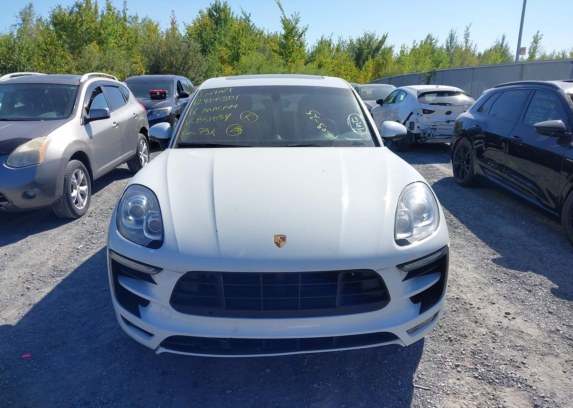 2016 PORSCHE MACAN
