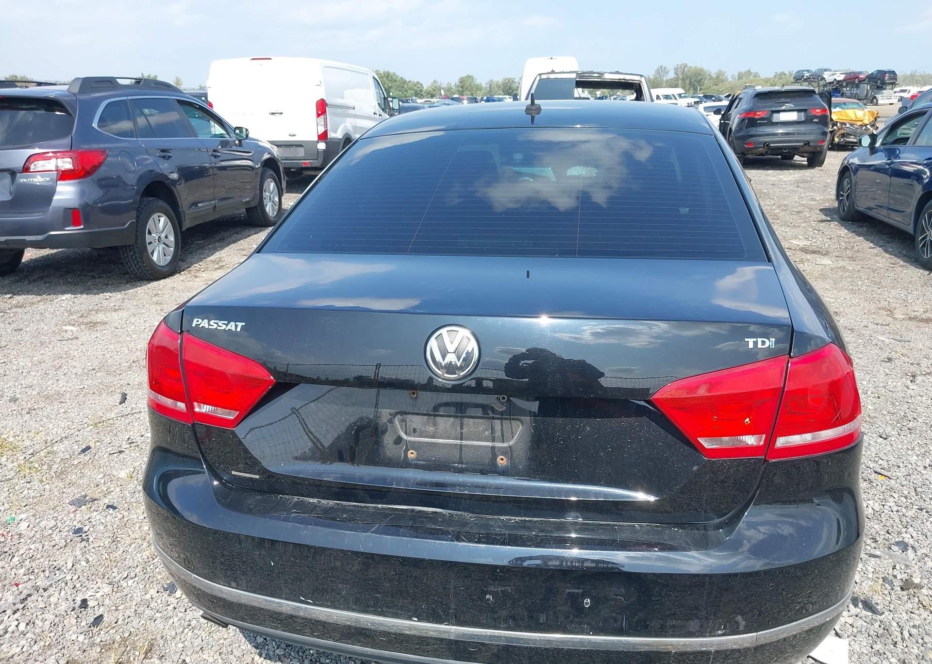 2014 VOLKSWAGEN PASSAT S