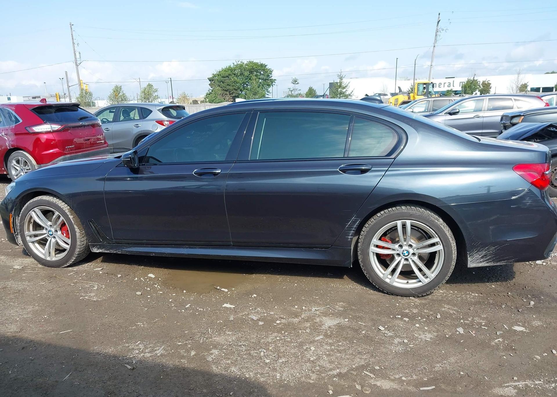 2016 BMW 750 XI