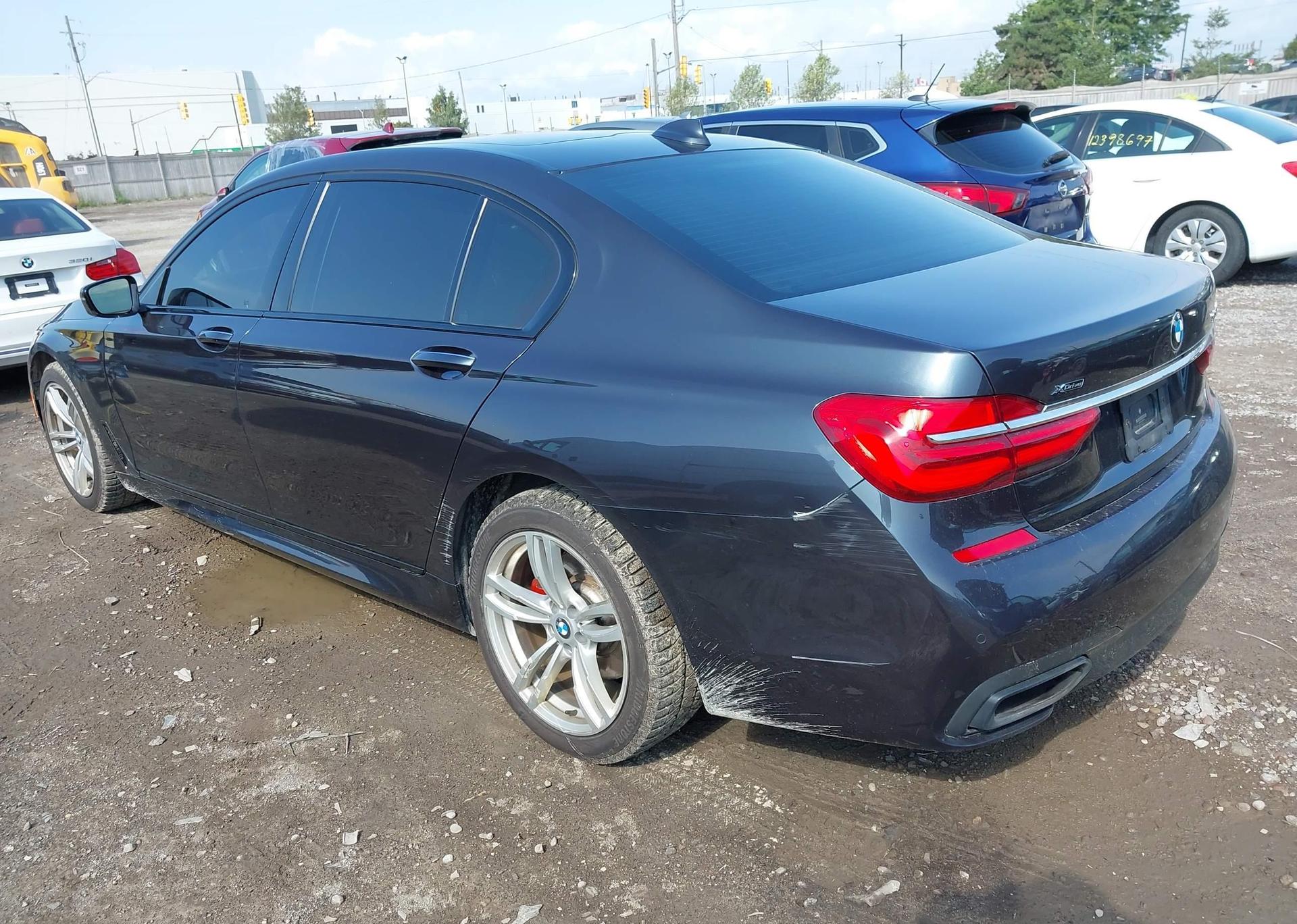 2016 BMW 750 XI
