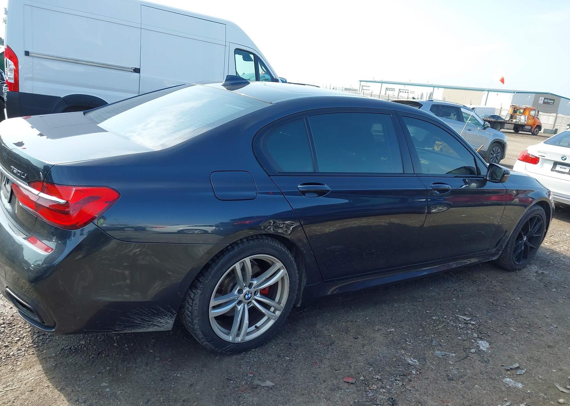 2016 BMW 750 XI