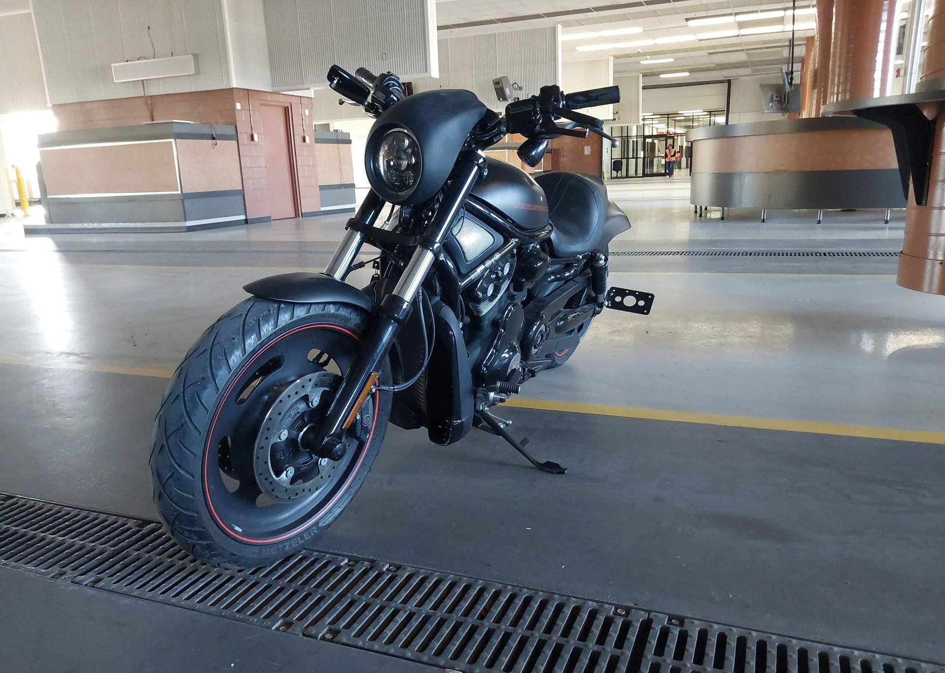 2009 HARLEY-DAVIDSON VRSCDX