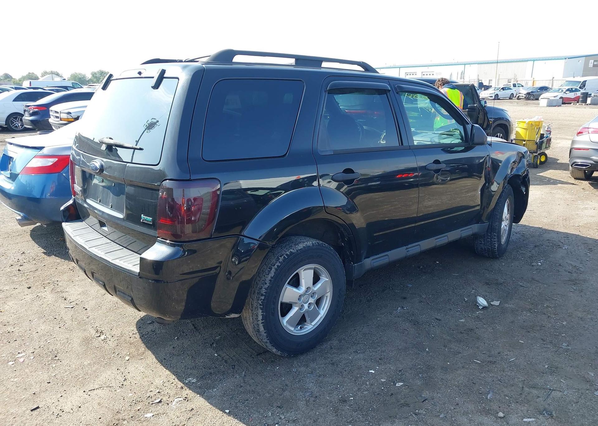 2011 FORD ESCAPE XLT