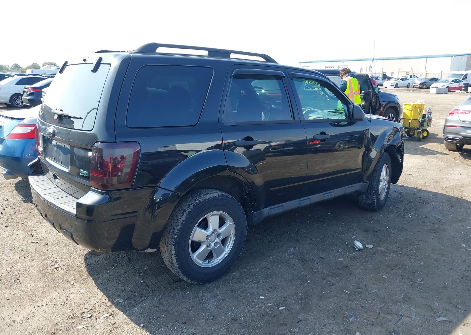 2011 FORD ESCAPE XLT