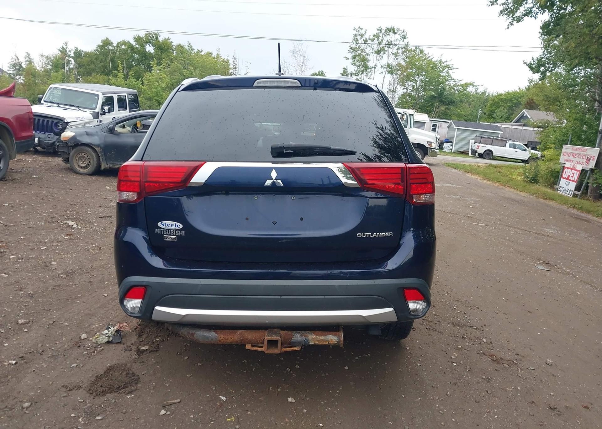 2016 MITSUBISHI OUTLANDER SE