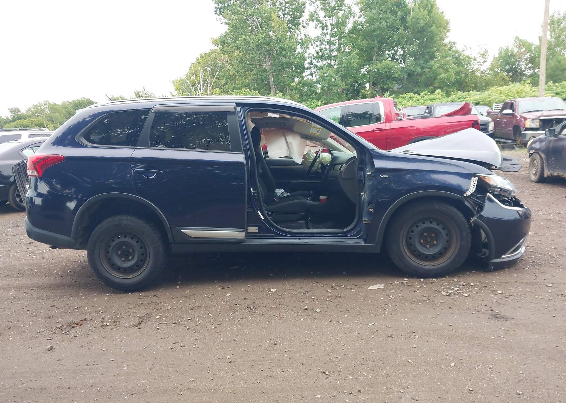 2016 MITSUBISHI OUTLANDER SE