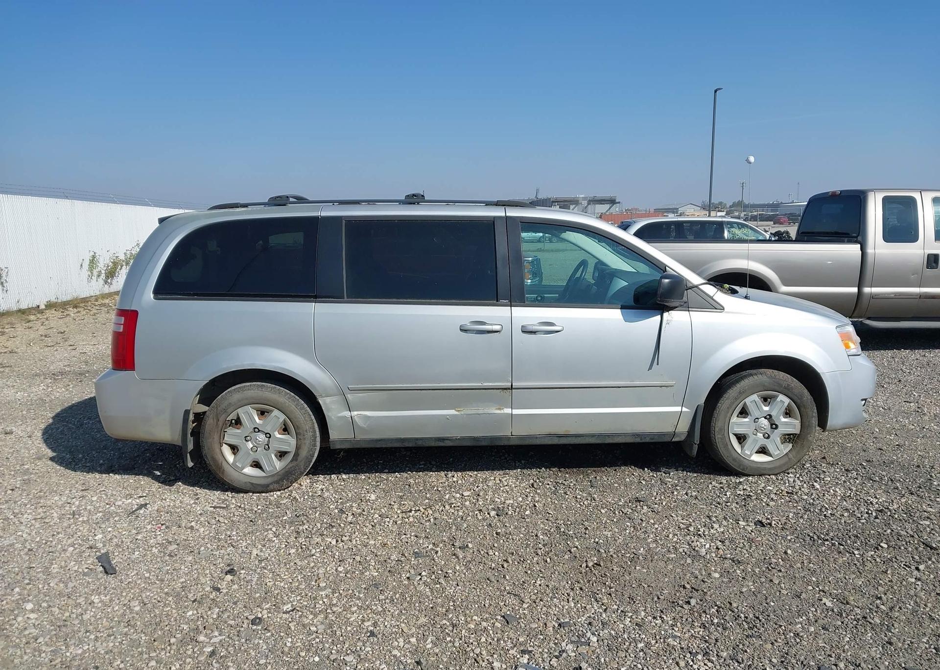 2010 DODGE GRAND CARAVAN SE