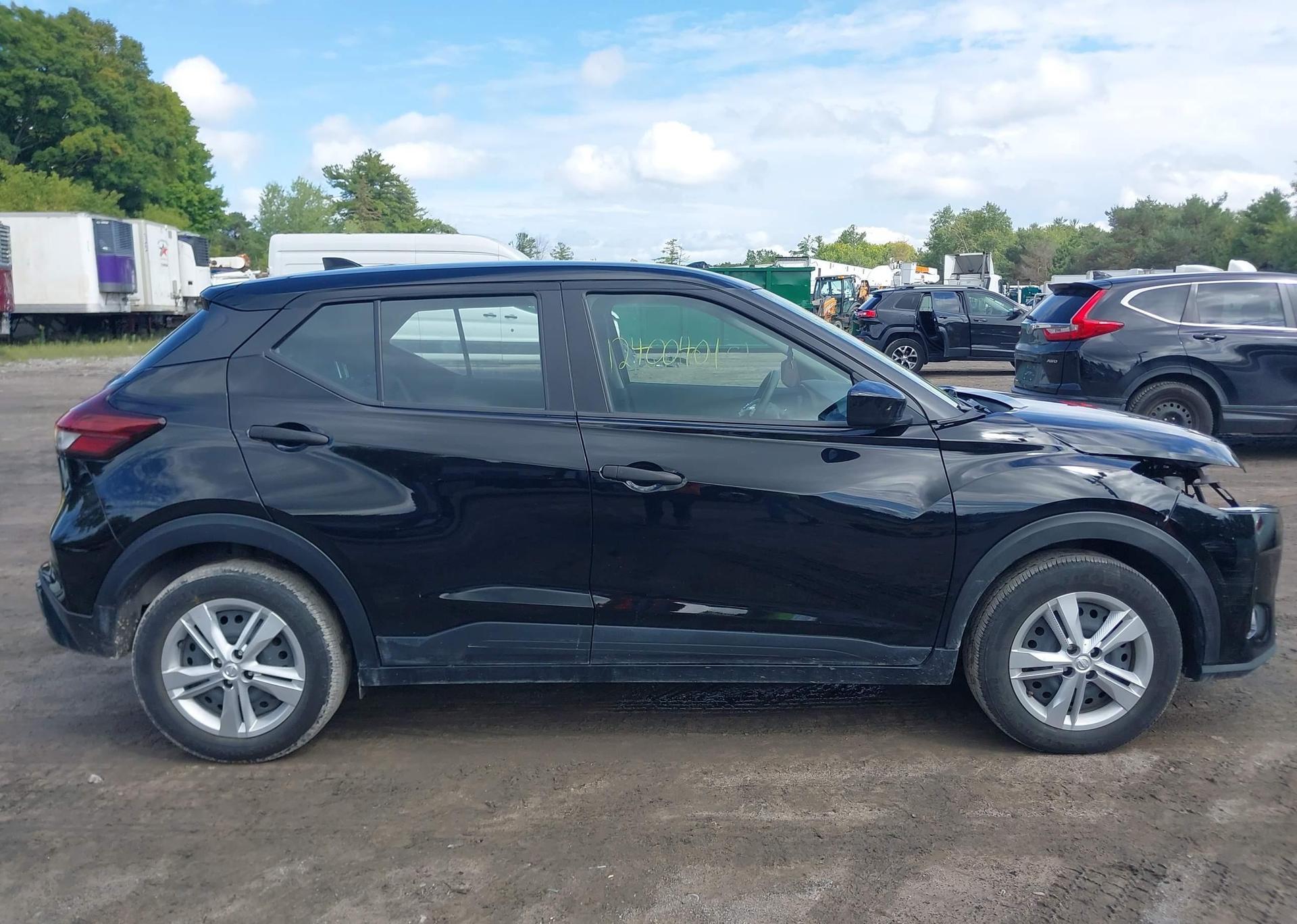 2021 NISSAN KICKS S