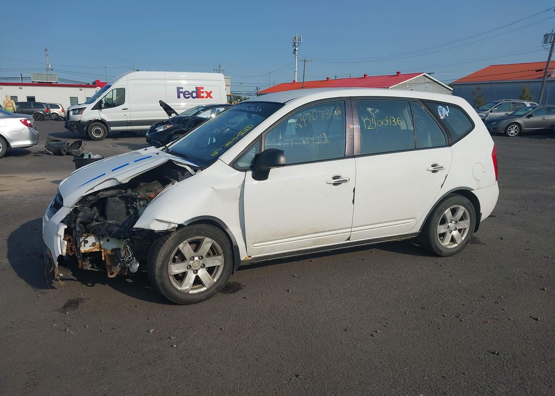 2009 KIA RONDO