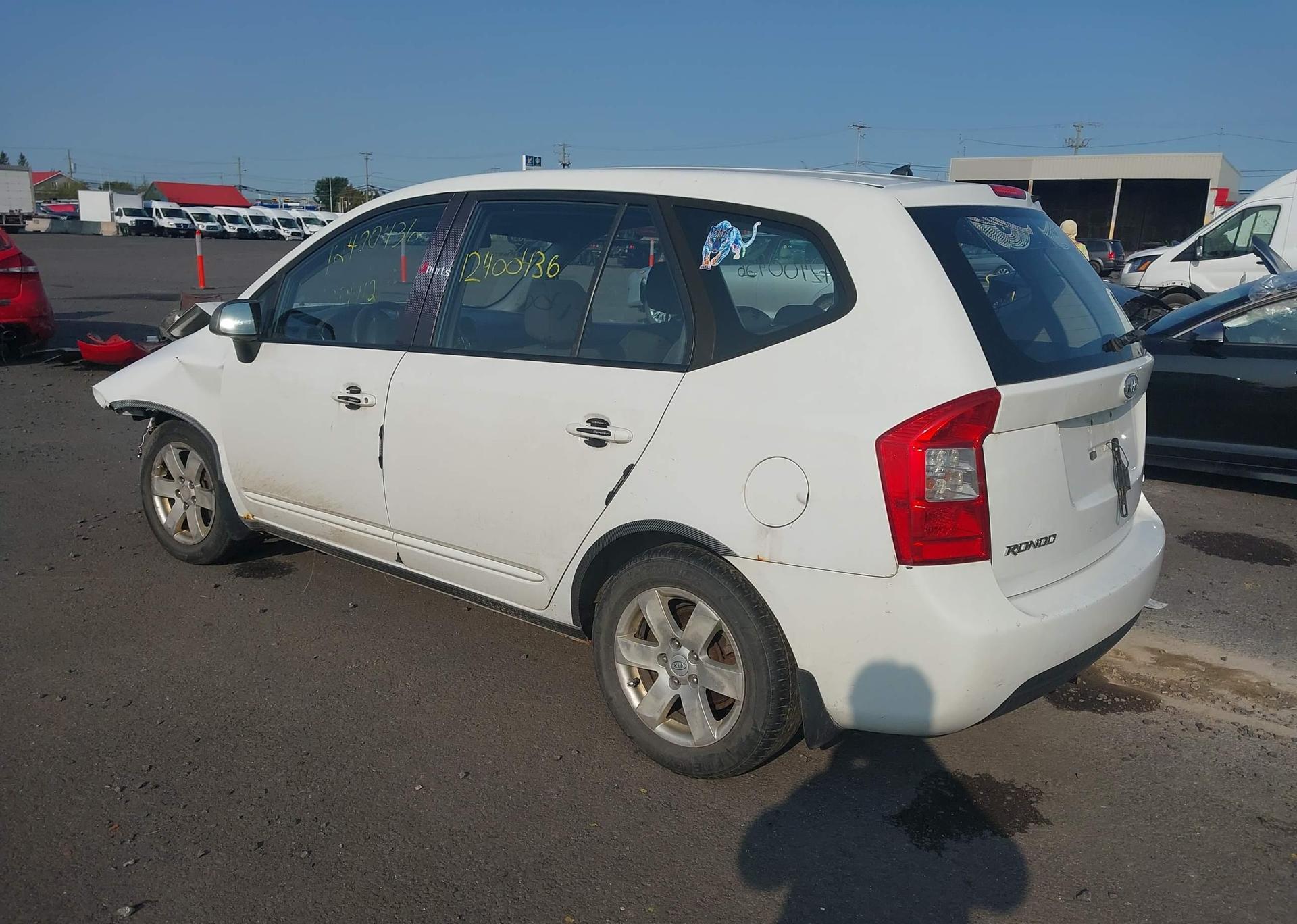2009 KIA RONDO