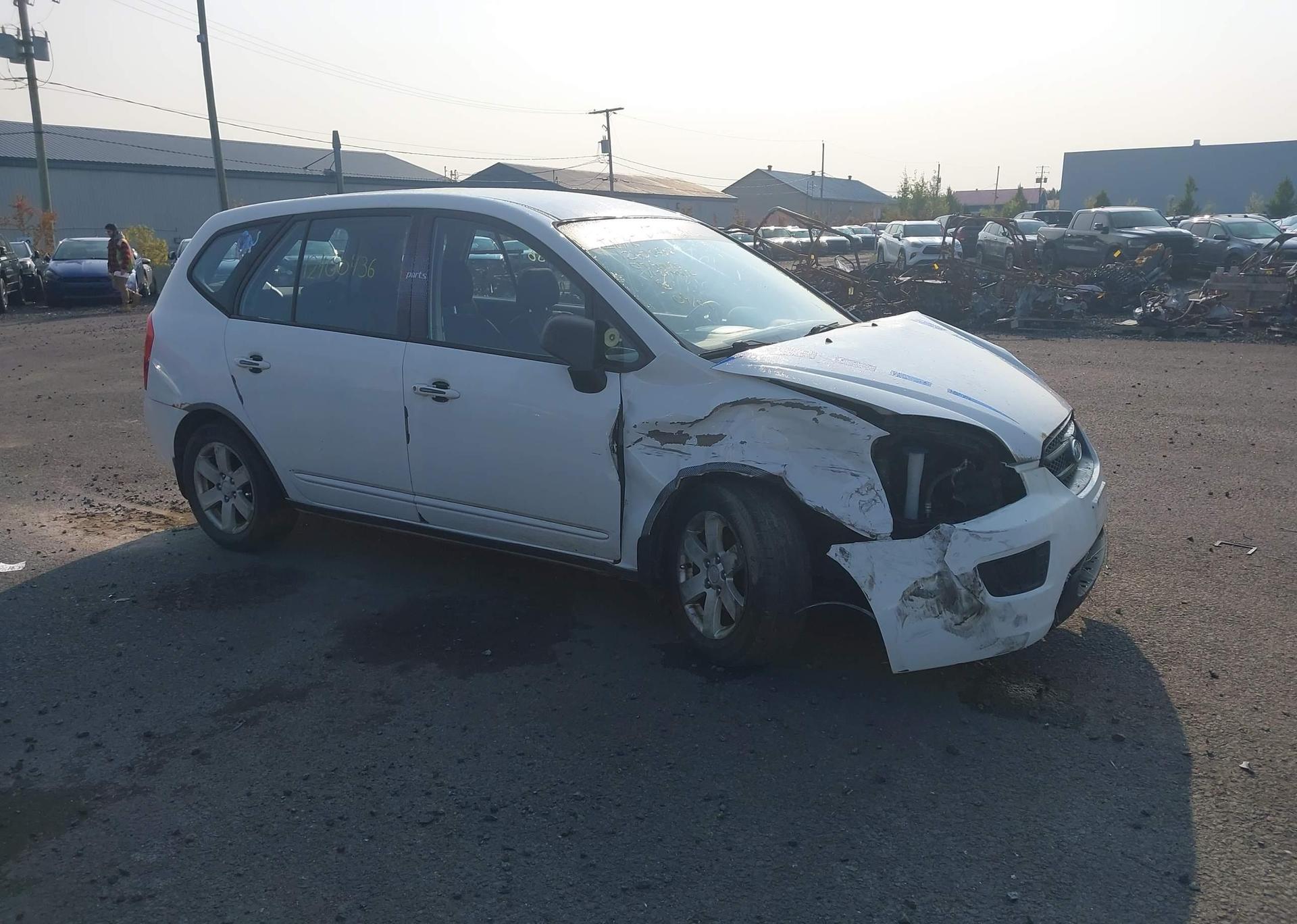 2009 KIA RONDO