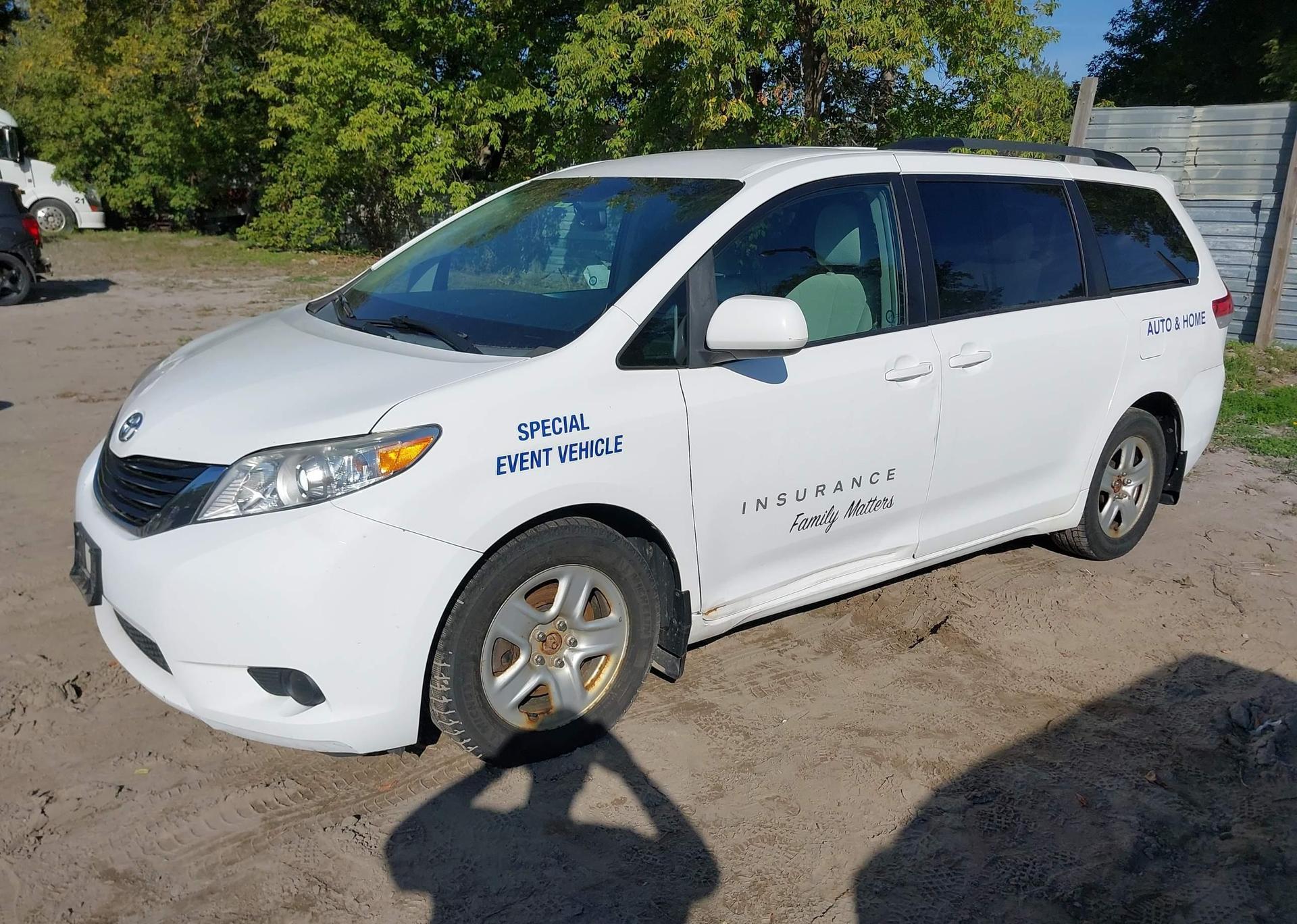 2012 TOYOTA SIENNA LE